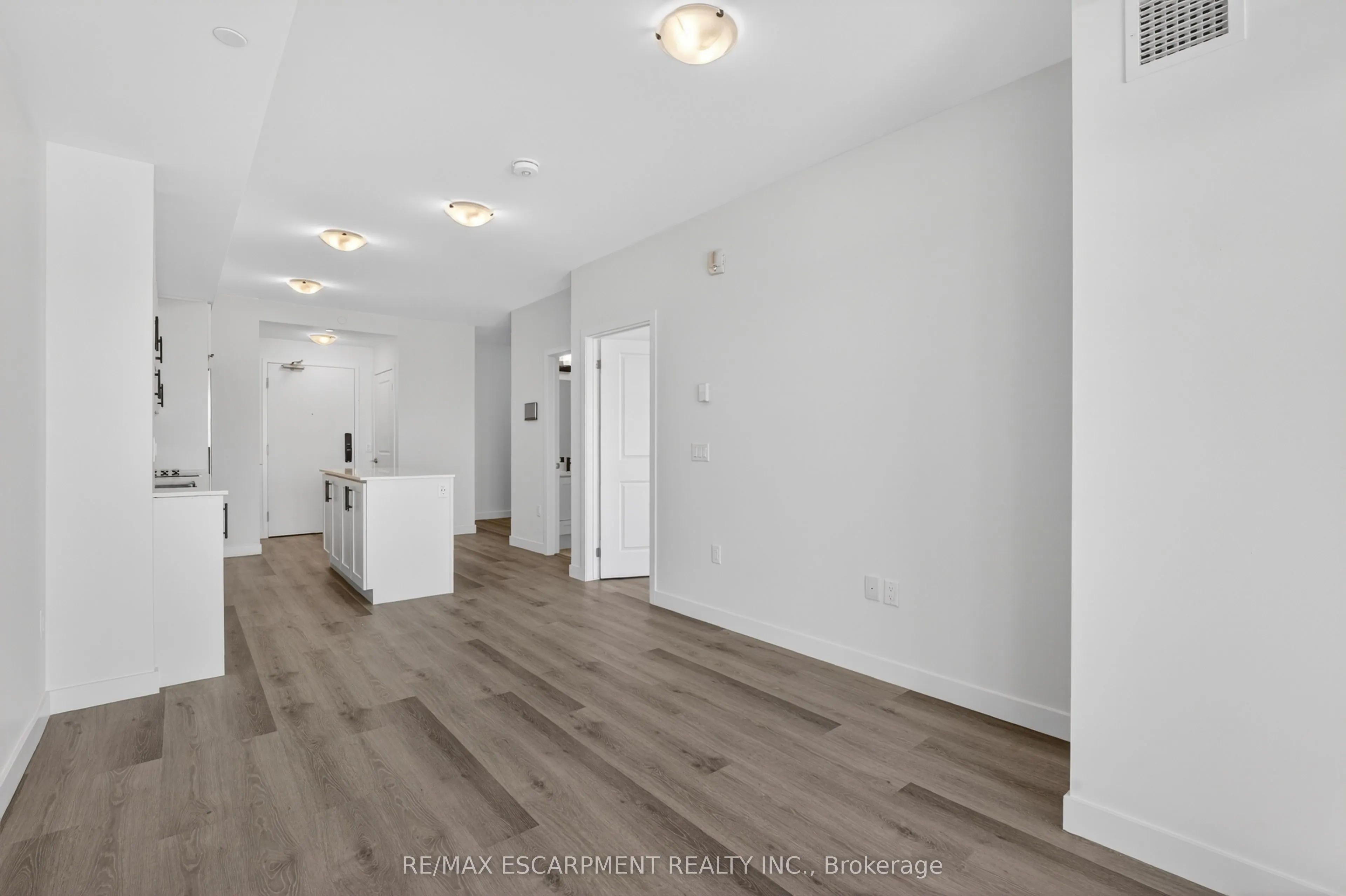 461 Green Road #703
