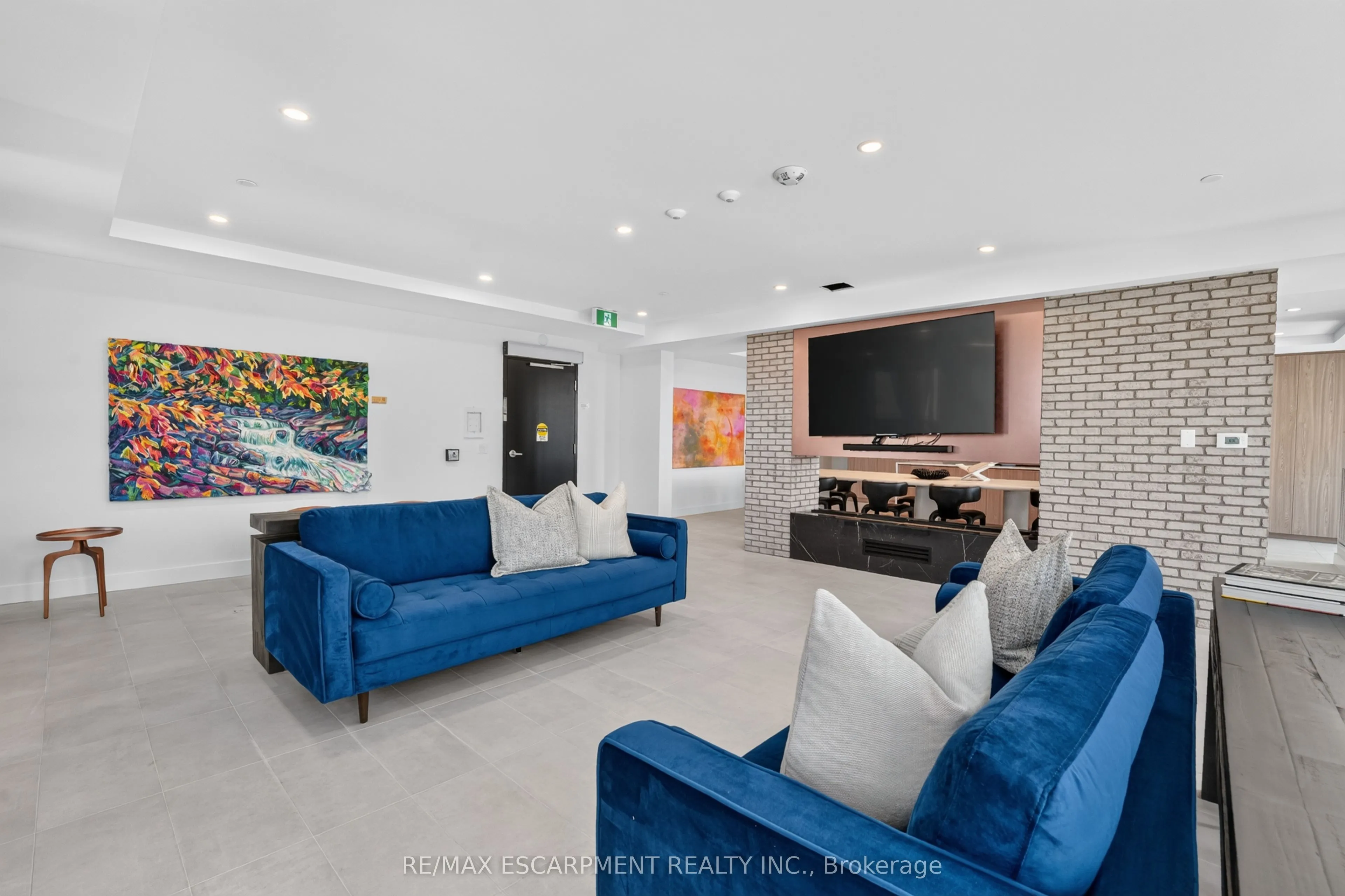 461 Green Road #703
