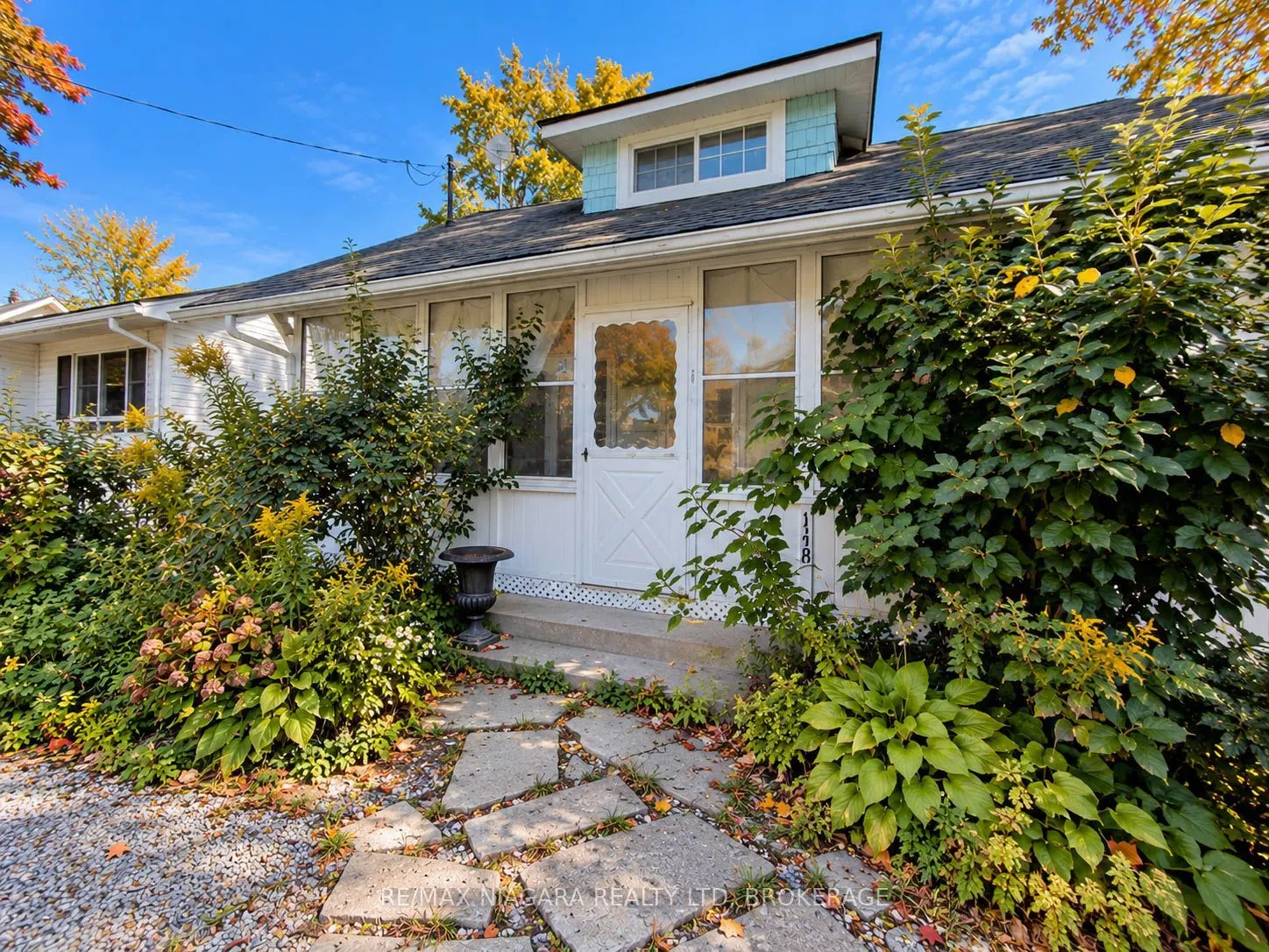 118 Lincoln Road E