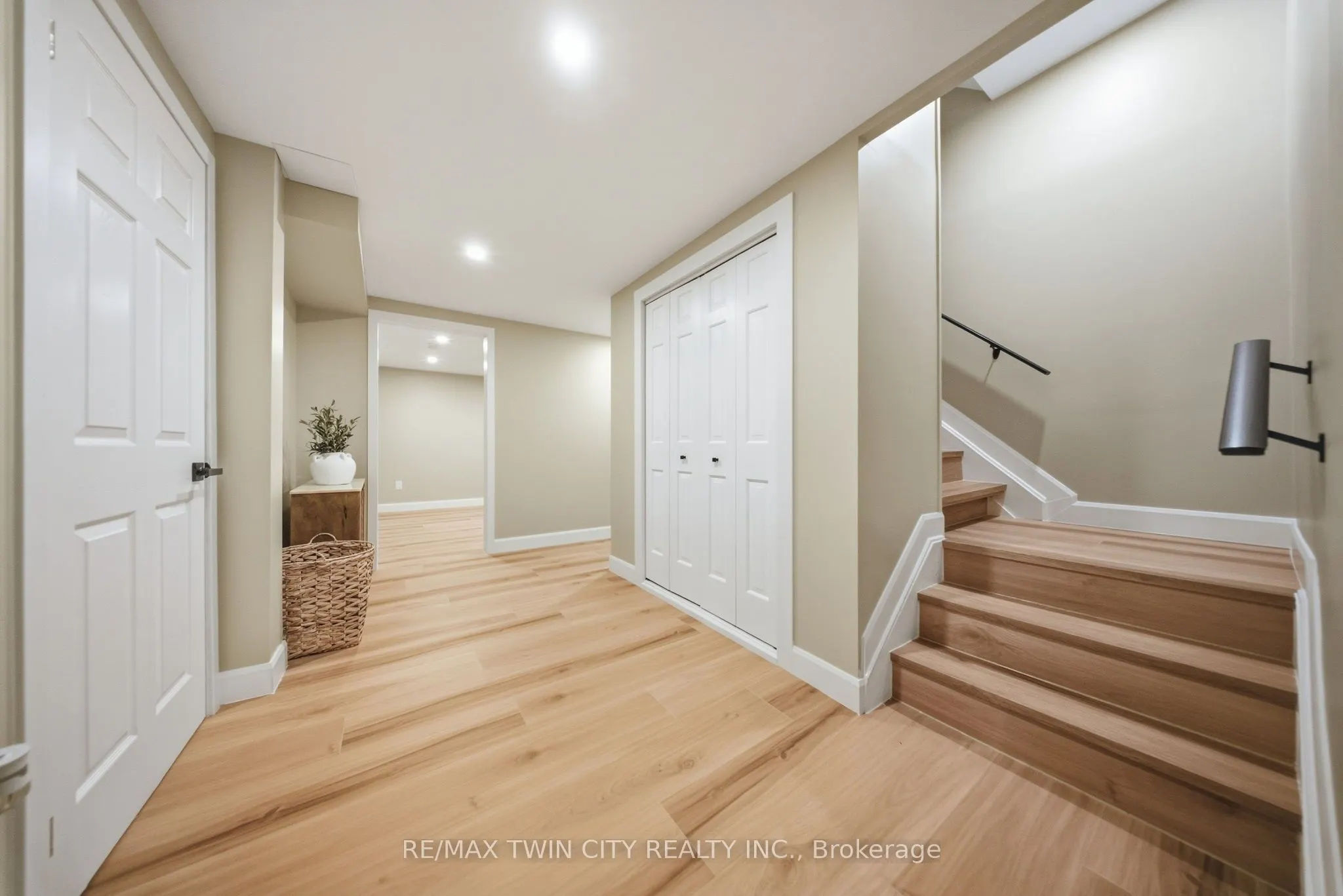 25 Cedarland Drive