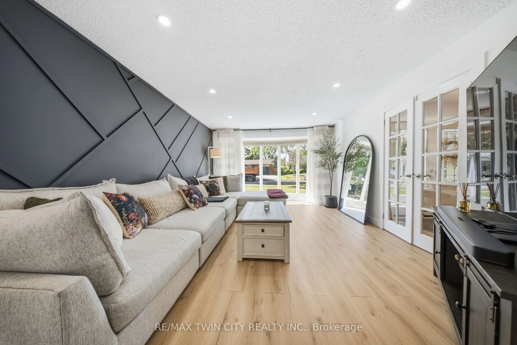 25 Cedarland Drive