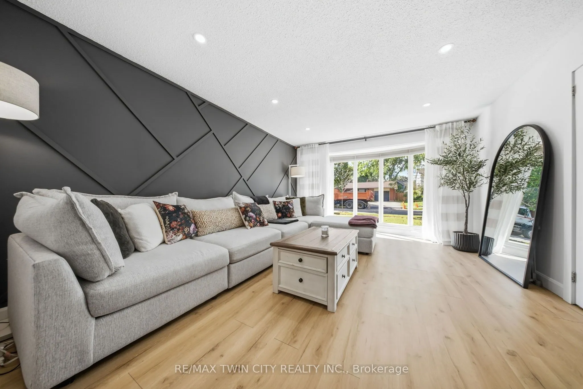 25 Cedarland Drive