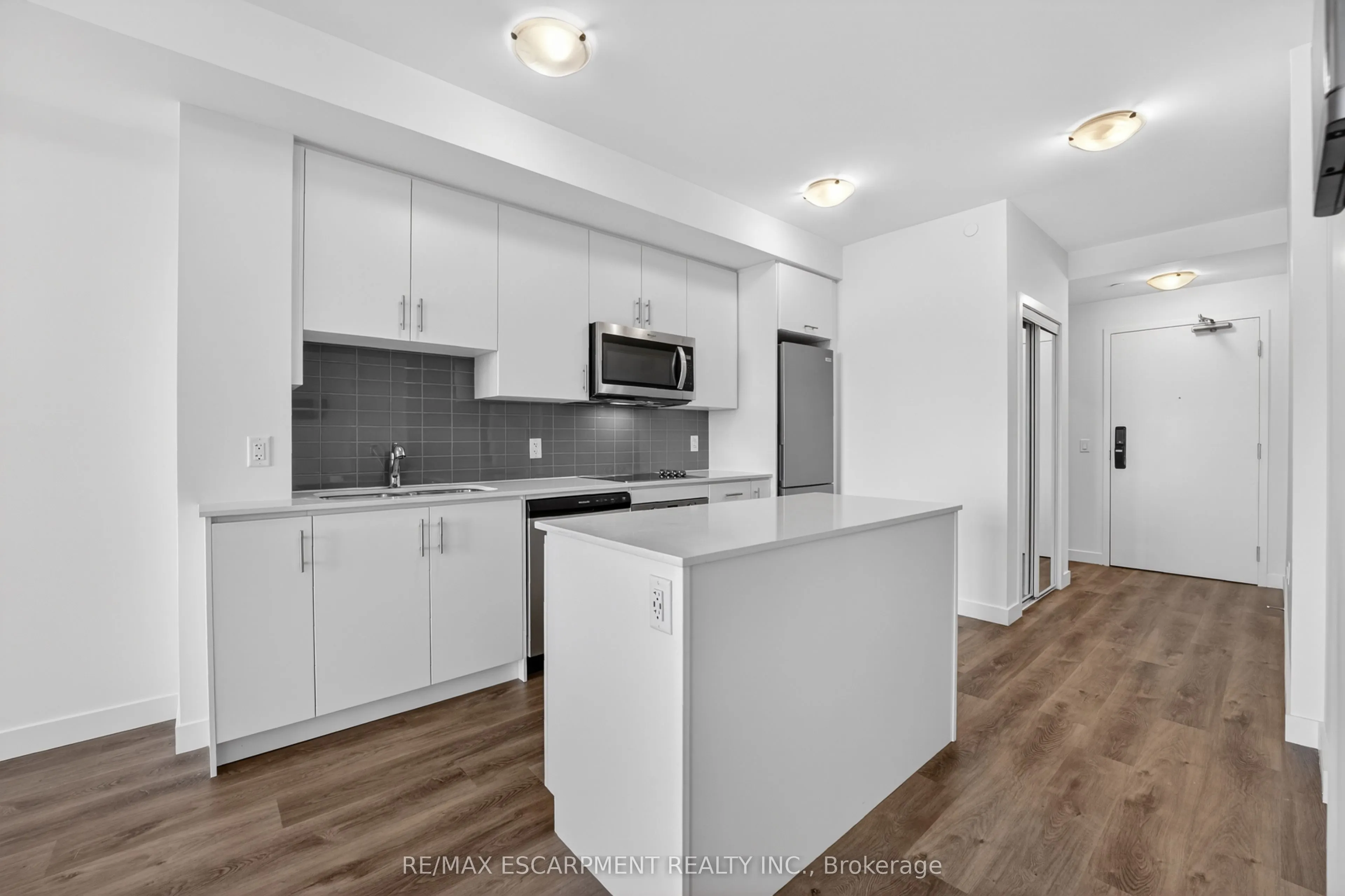 461 Green Road #822