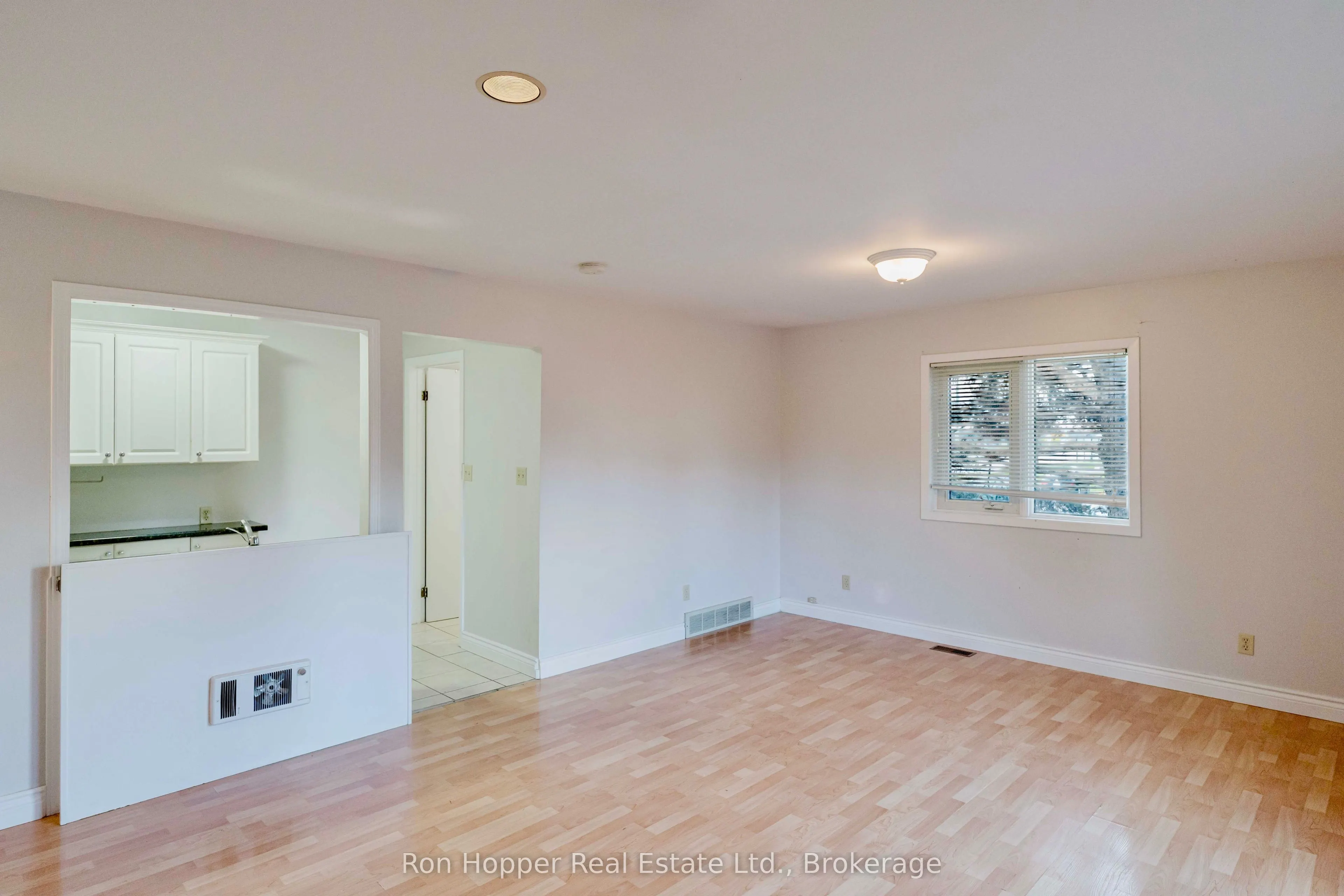 1082 8th Street E