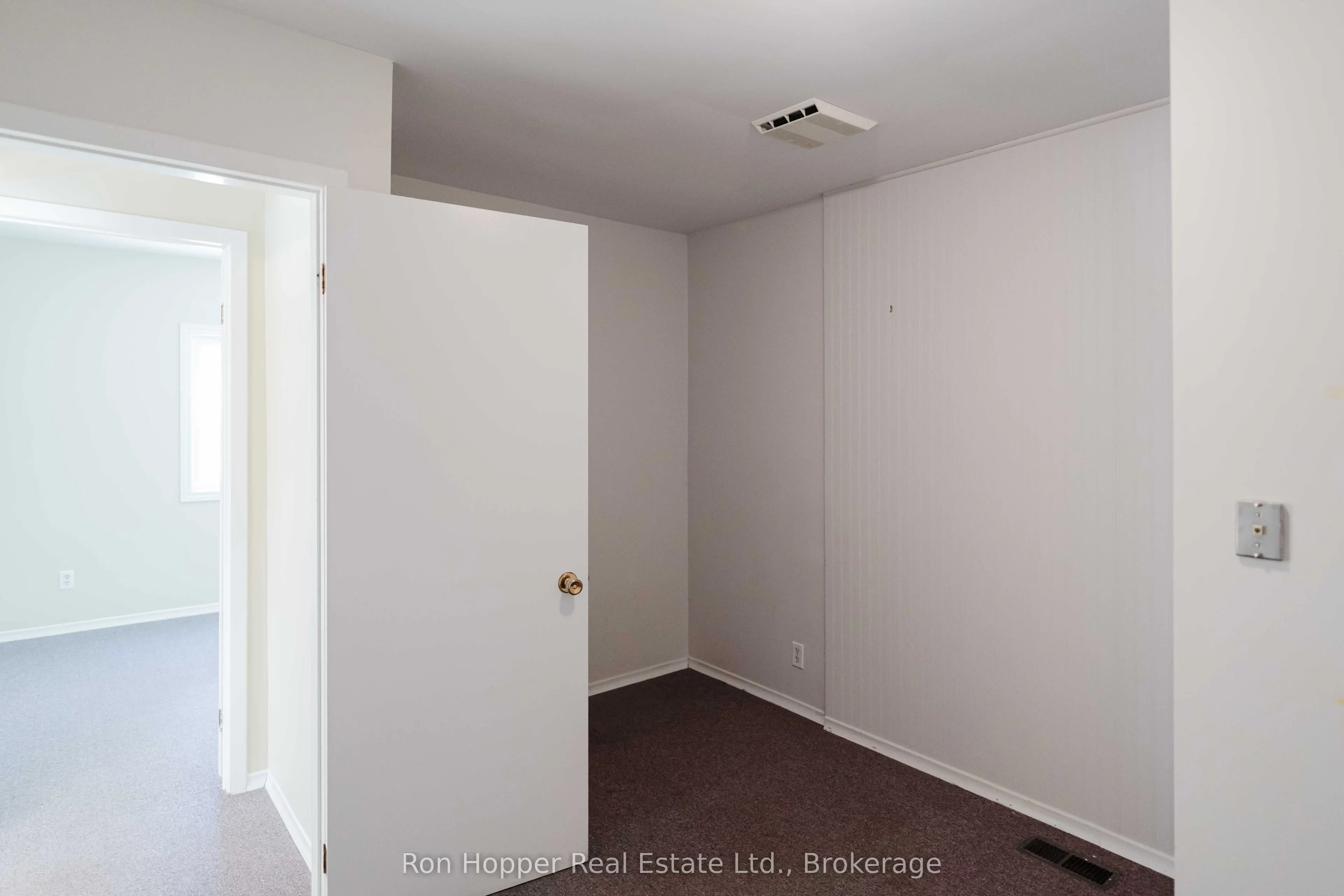 1082 8th Street E