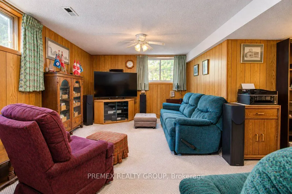 22 Clarke Street W