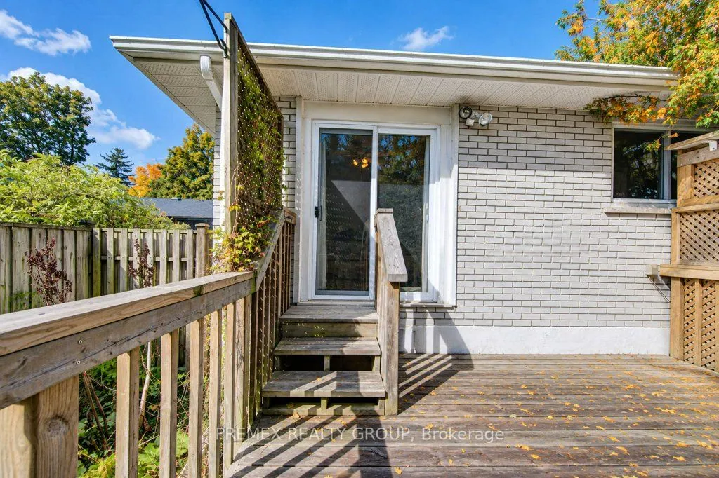 22 Clarke Street W