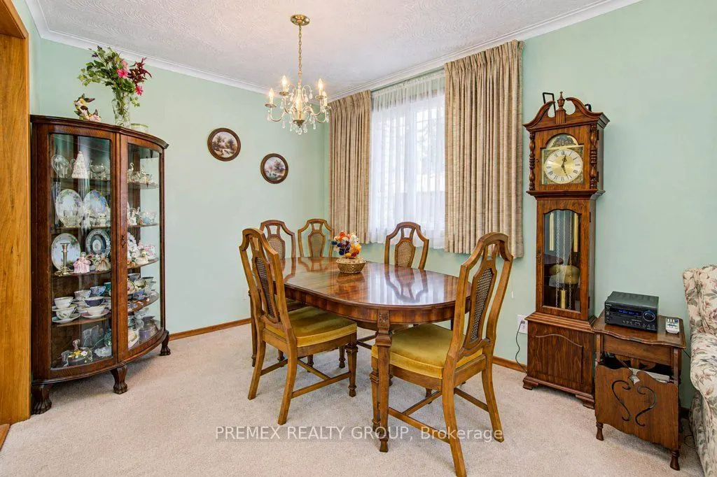 22 Clarke Street W