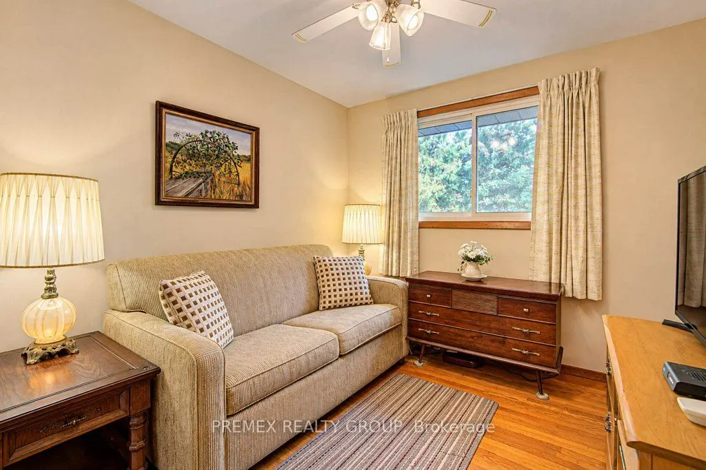 22 Clarke Street W