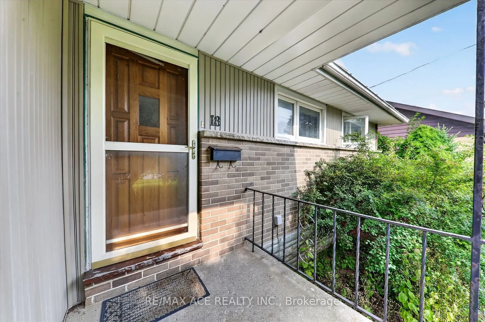 18 Heneage Street