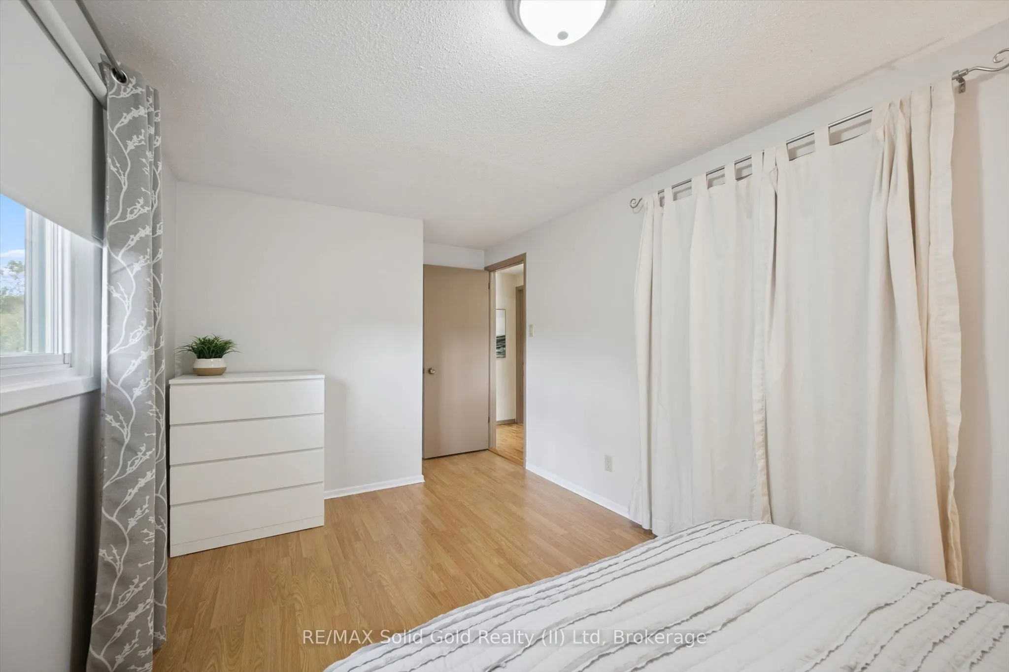 143 Hillbrook Crescent