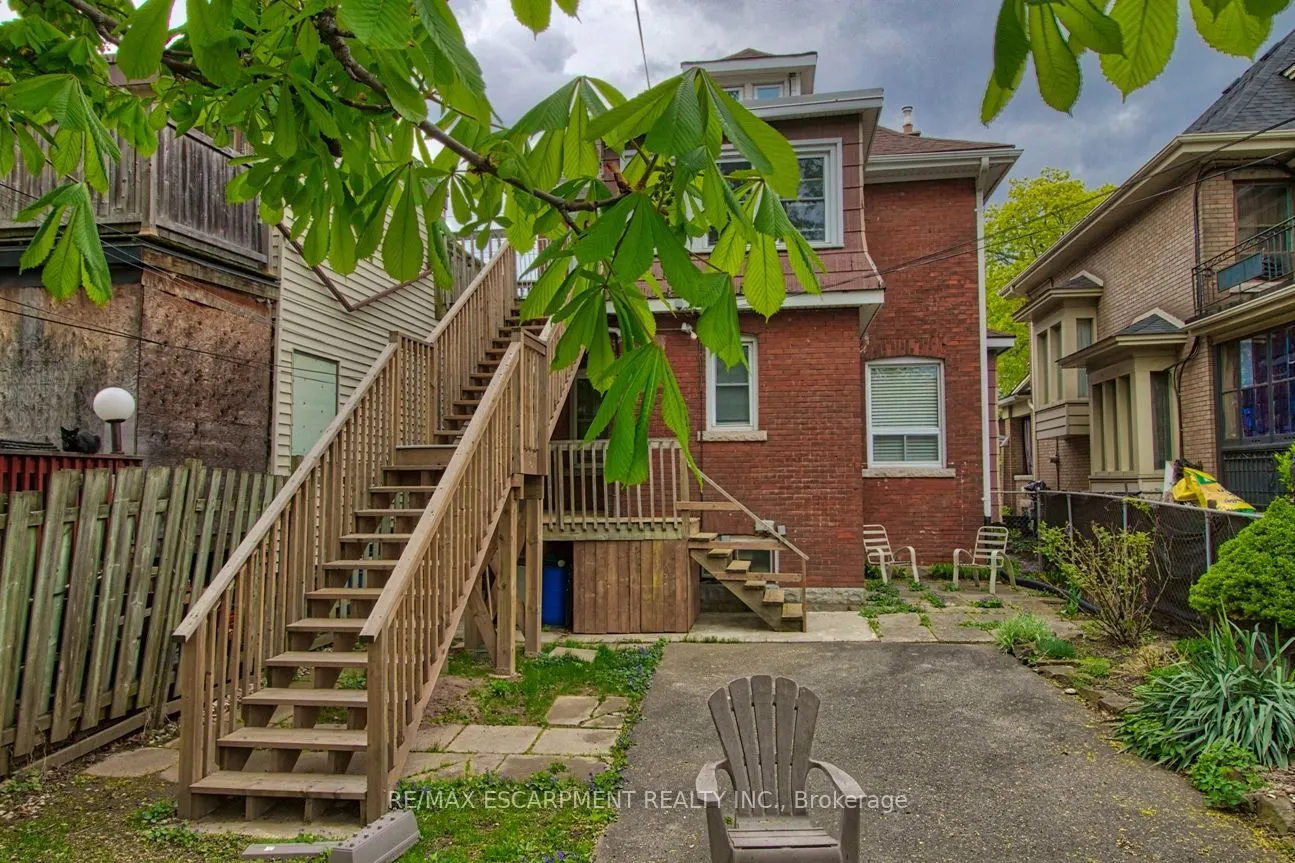 70 Spadina Avenue #2