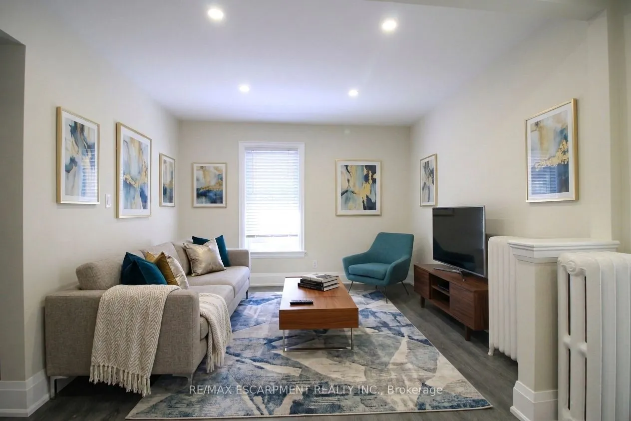 70 Spadina Avenue #2