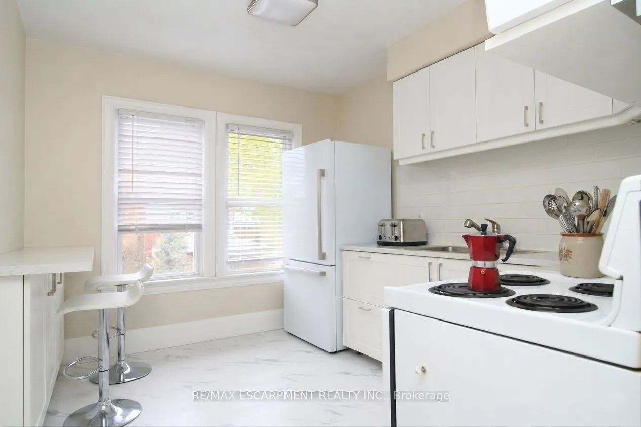 70 Spadina Avenue #2