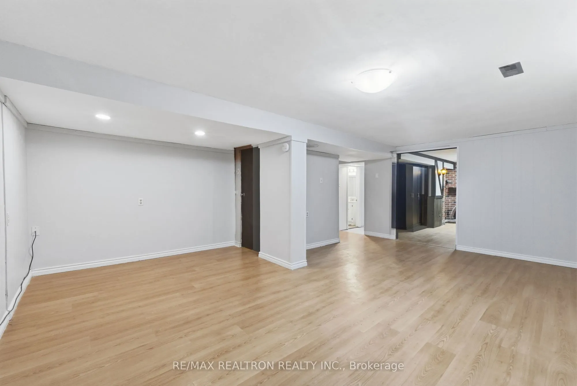 65 Mcilwraith Crescent