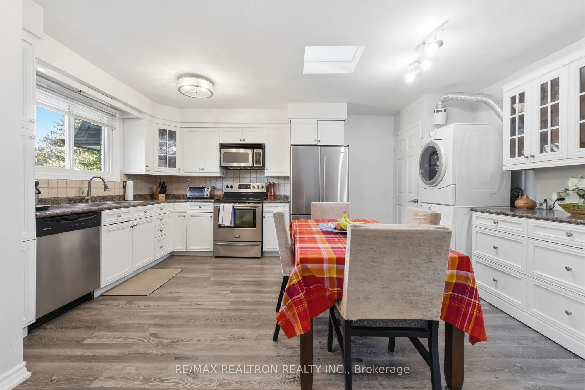 65 Mcilwraith Crescent