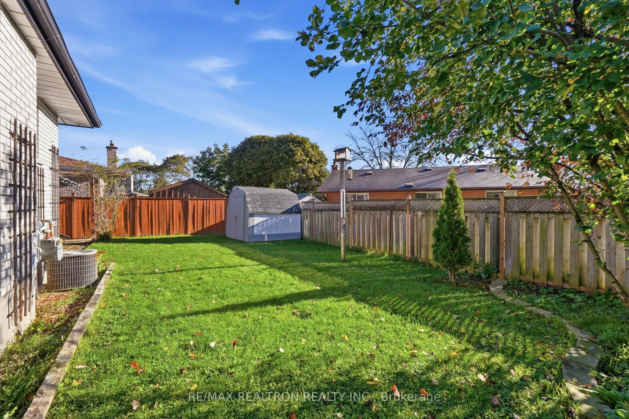 65 Mcilwraith Crescent