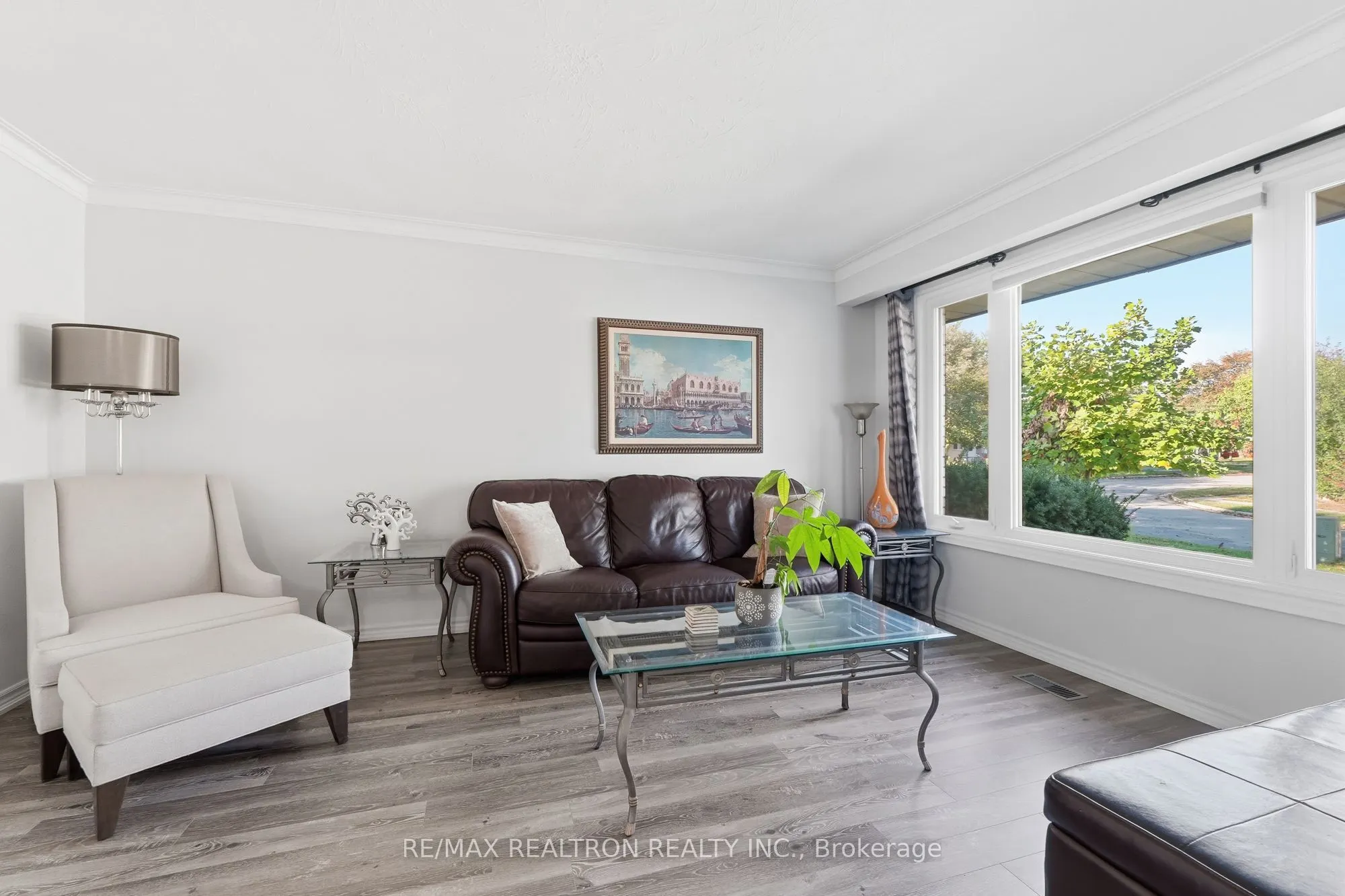65 Mcilwraith Crescent
