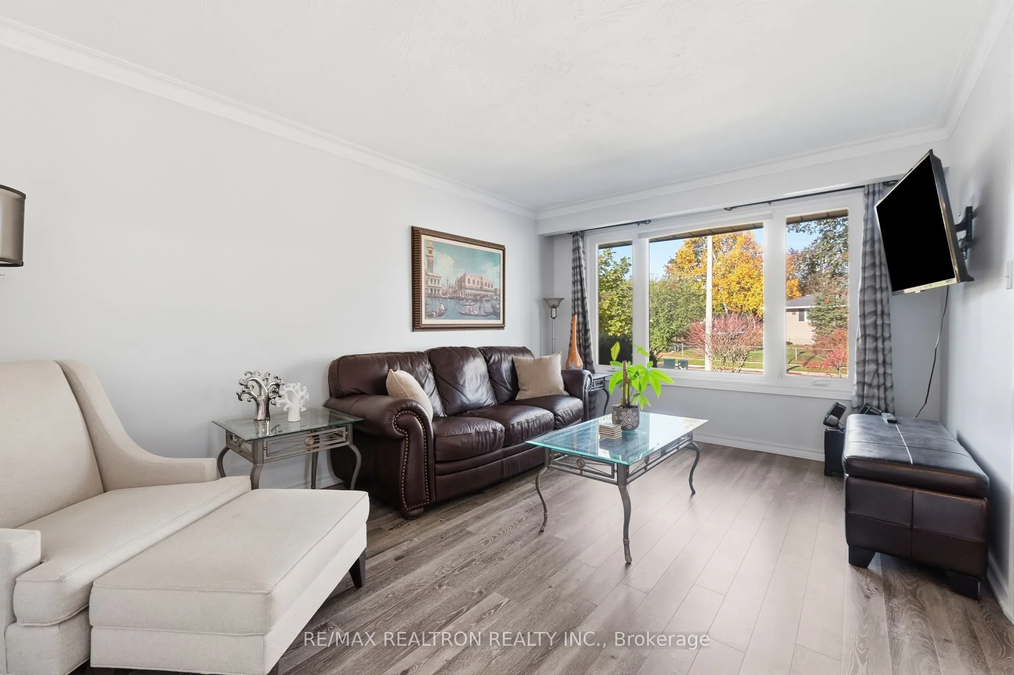 65 Mcilwraith Crescent