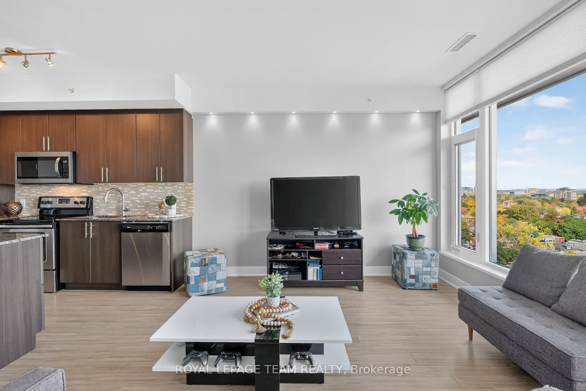 118 Holmwood Avenue #1102