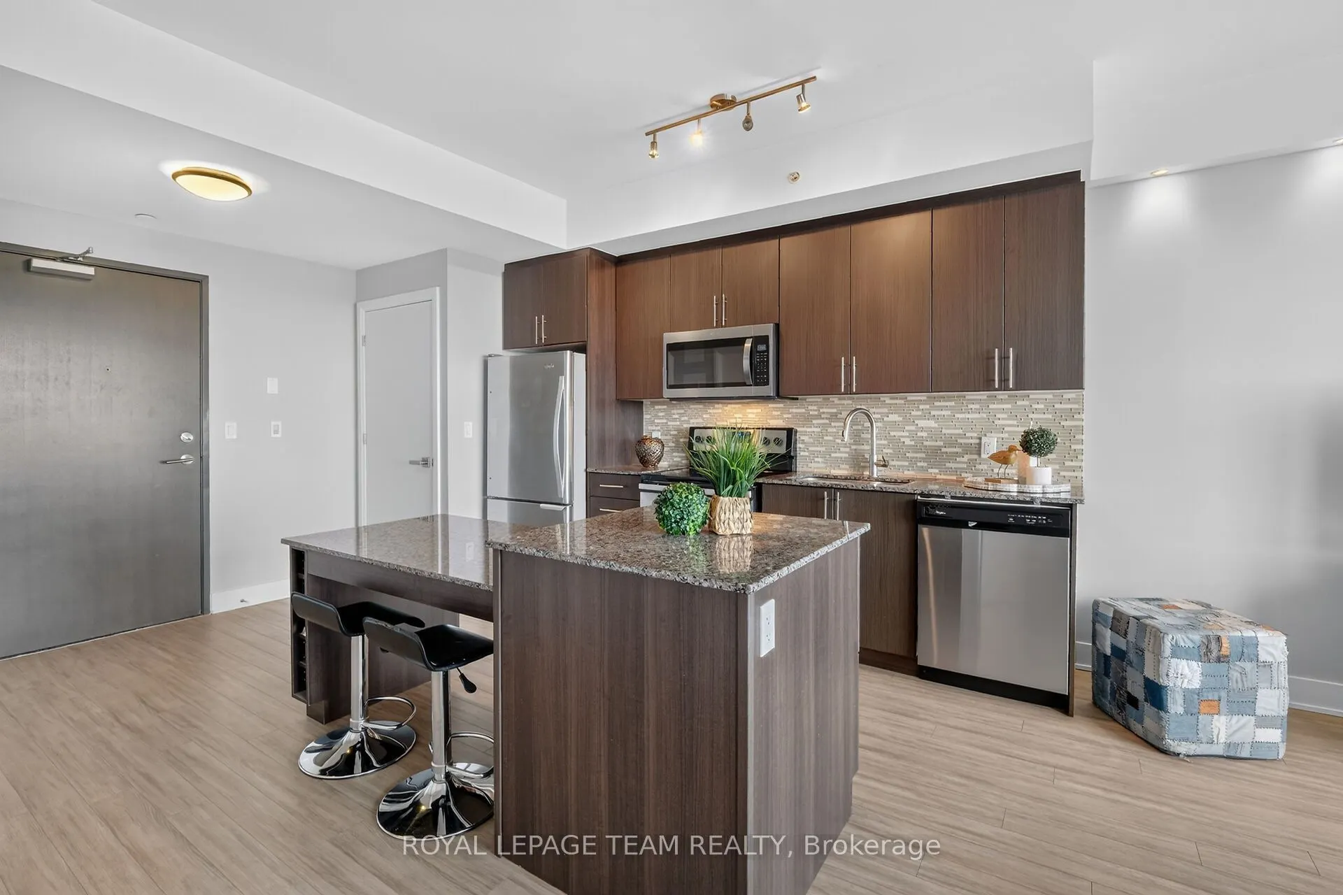 118 Holmwood Avenue #1102