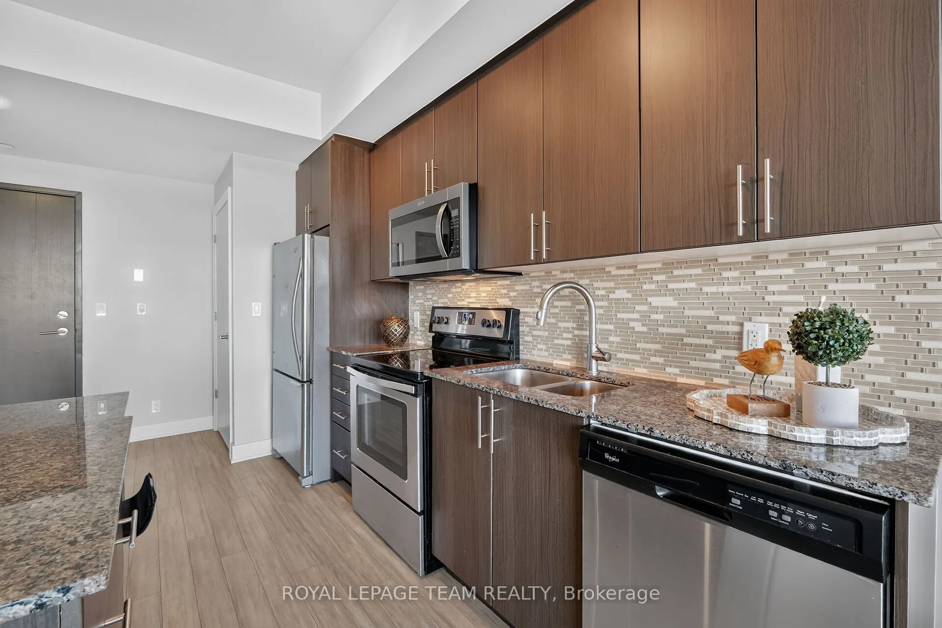 118 Holmwood Avenue #1102