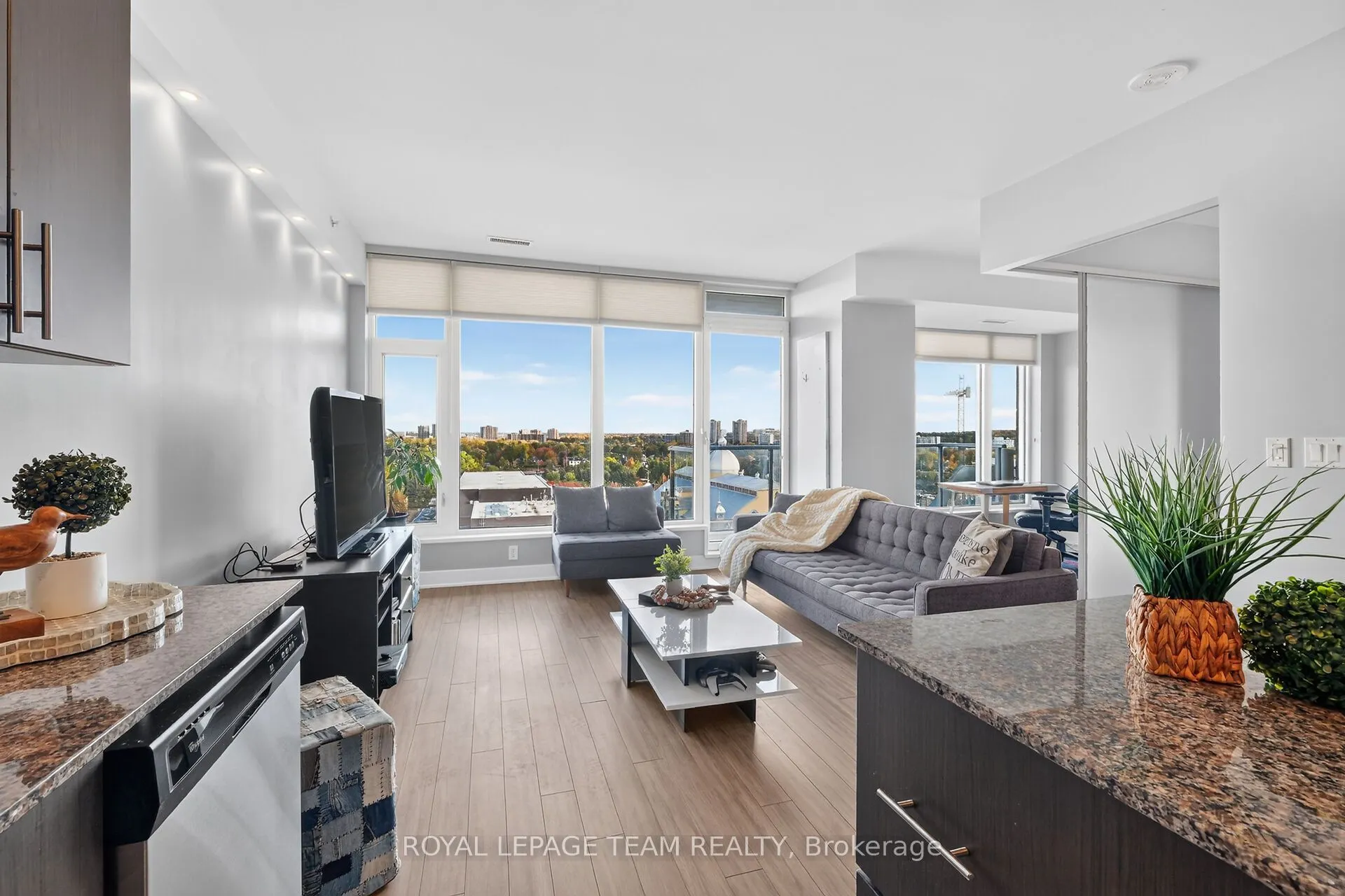 118 Holmwood Avenue #1102