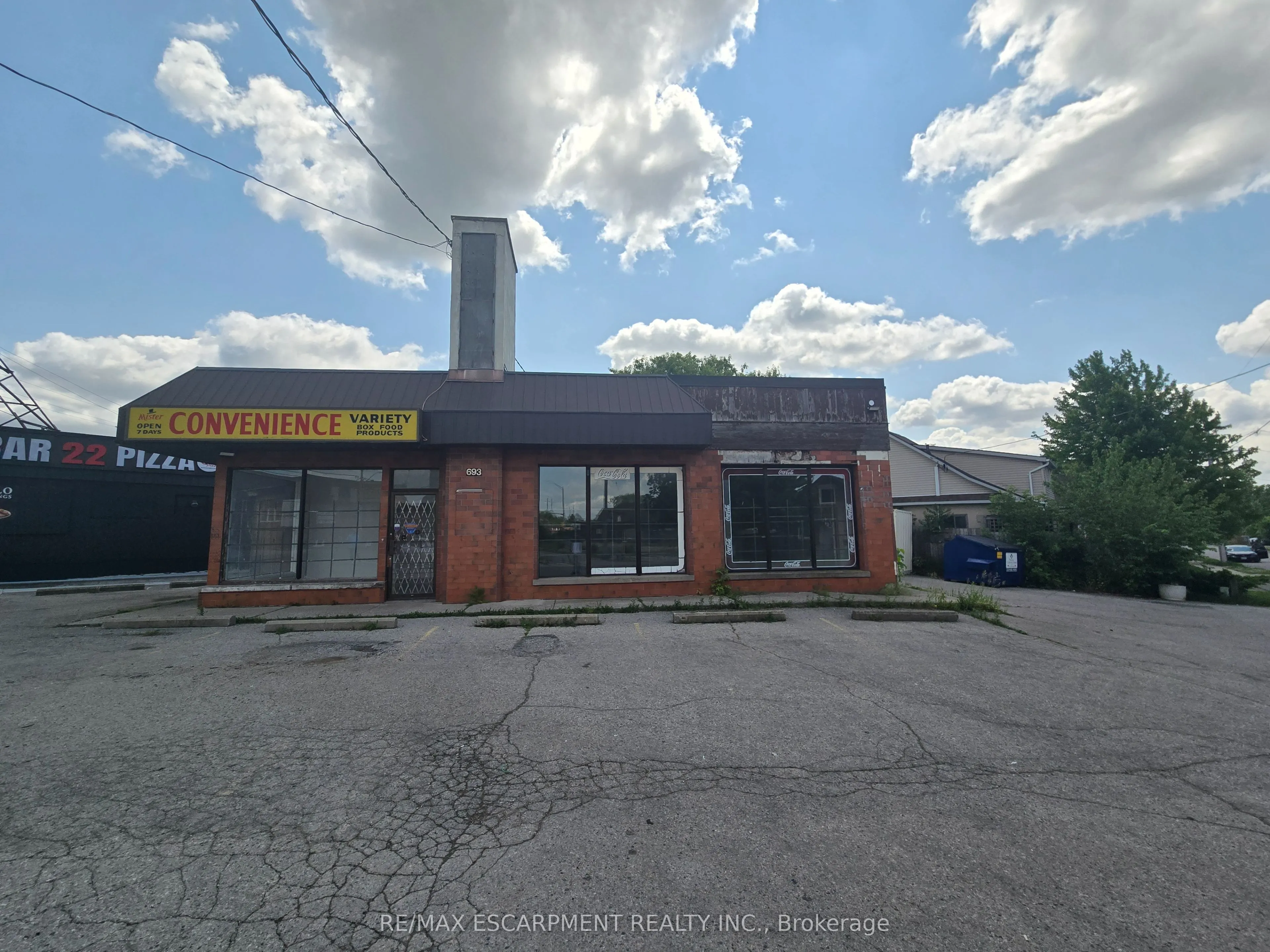 693 Hamilton Road