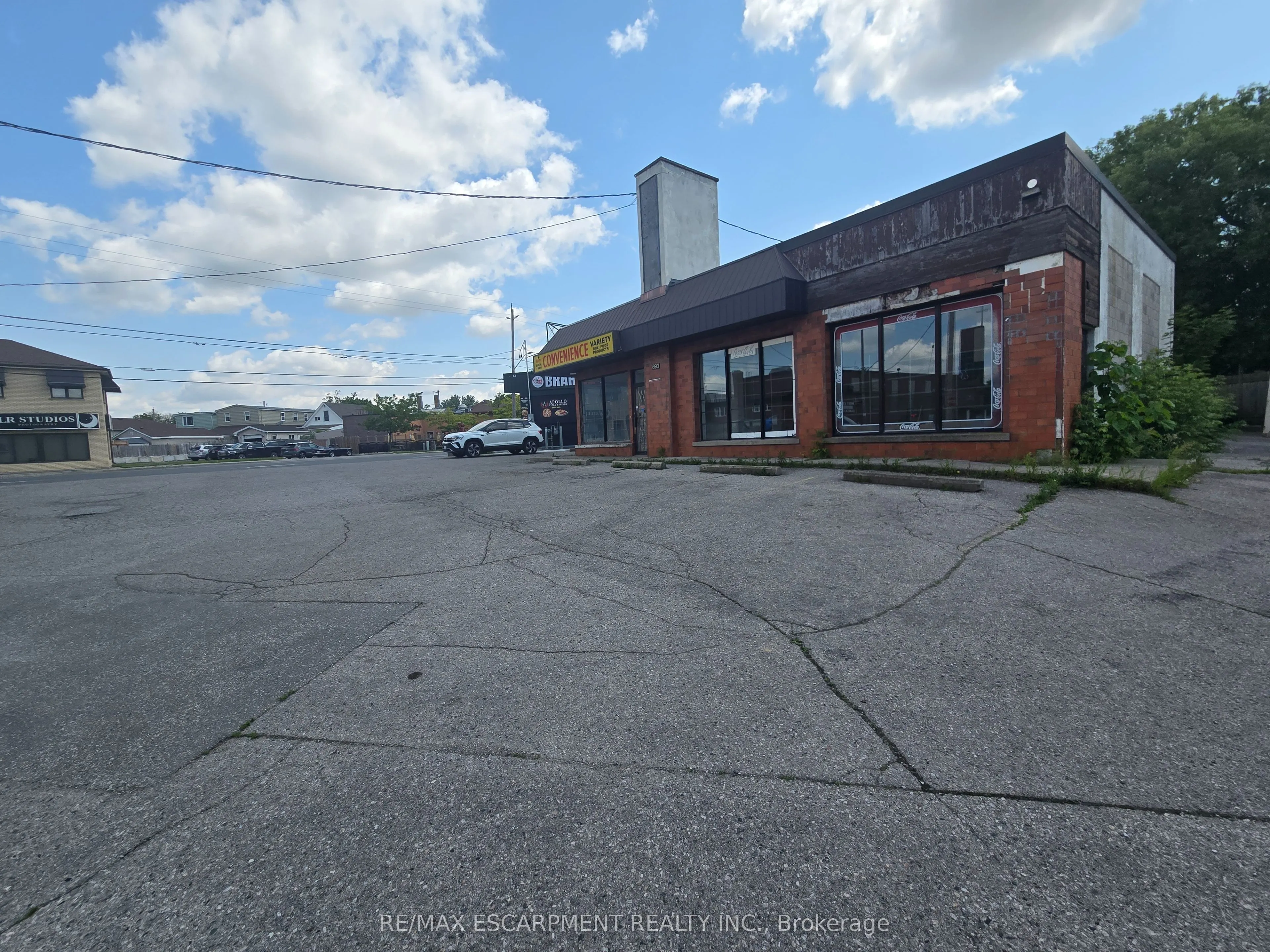 693 Hamilton Road