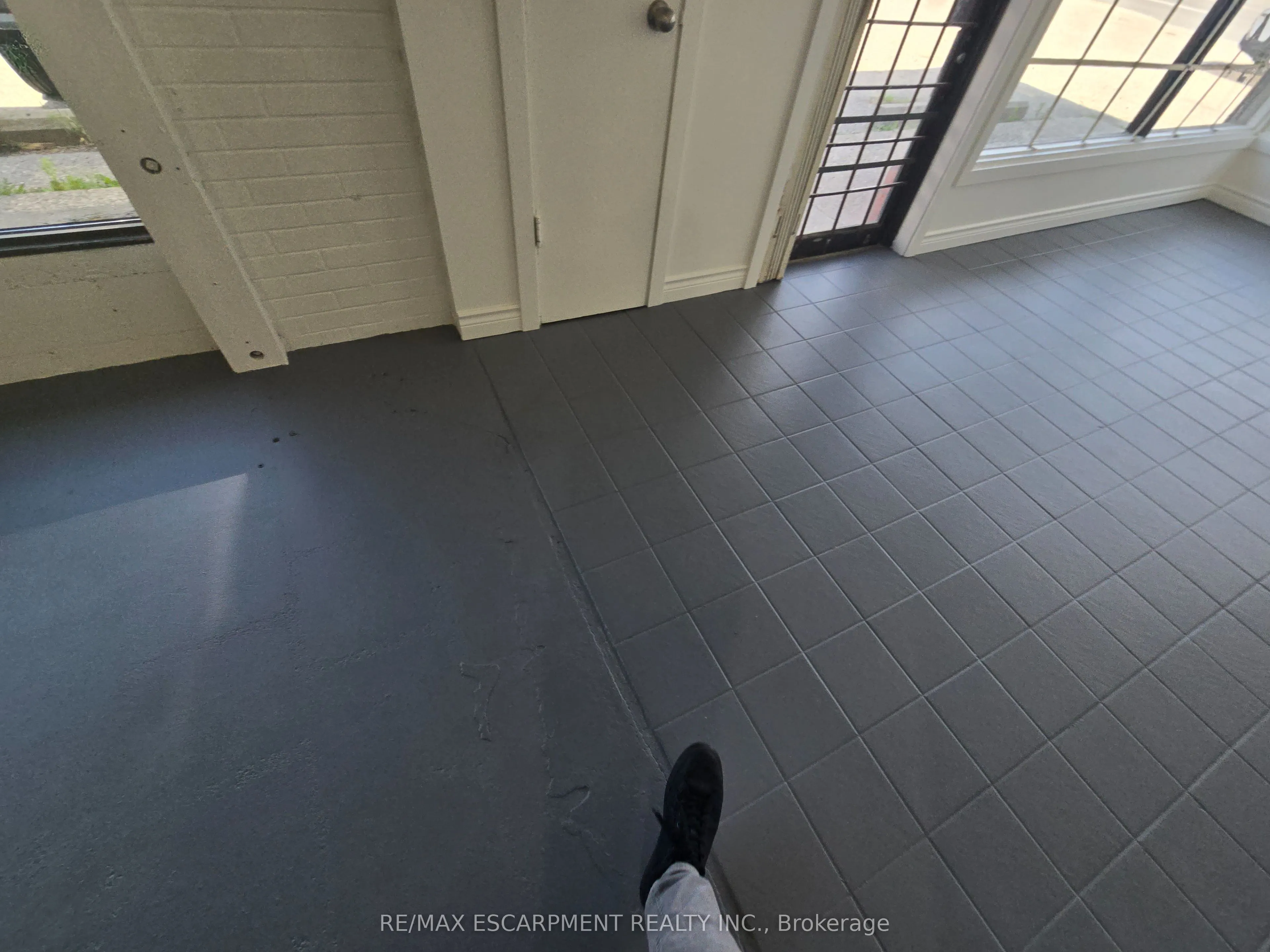 693 Hamilton Road