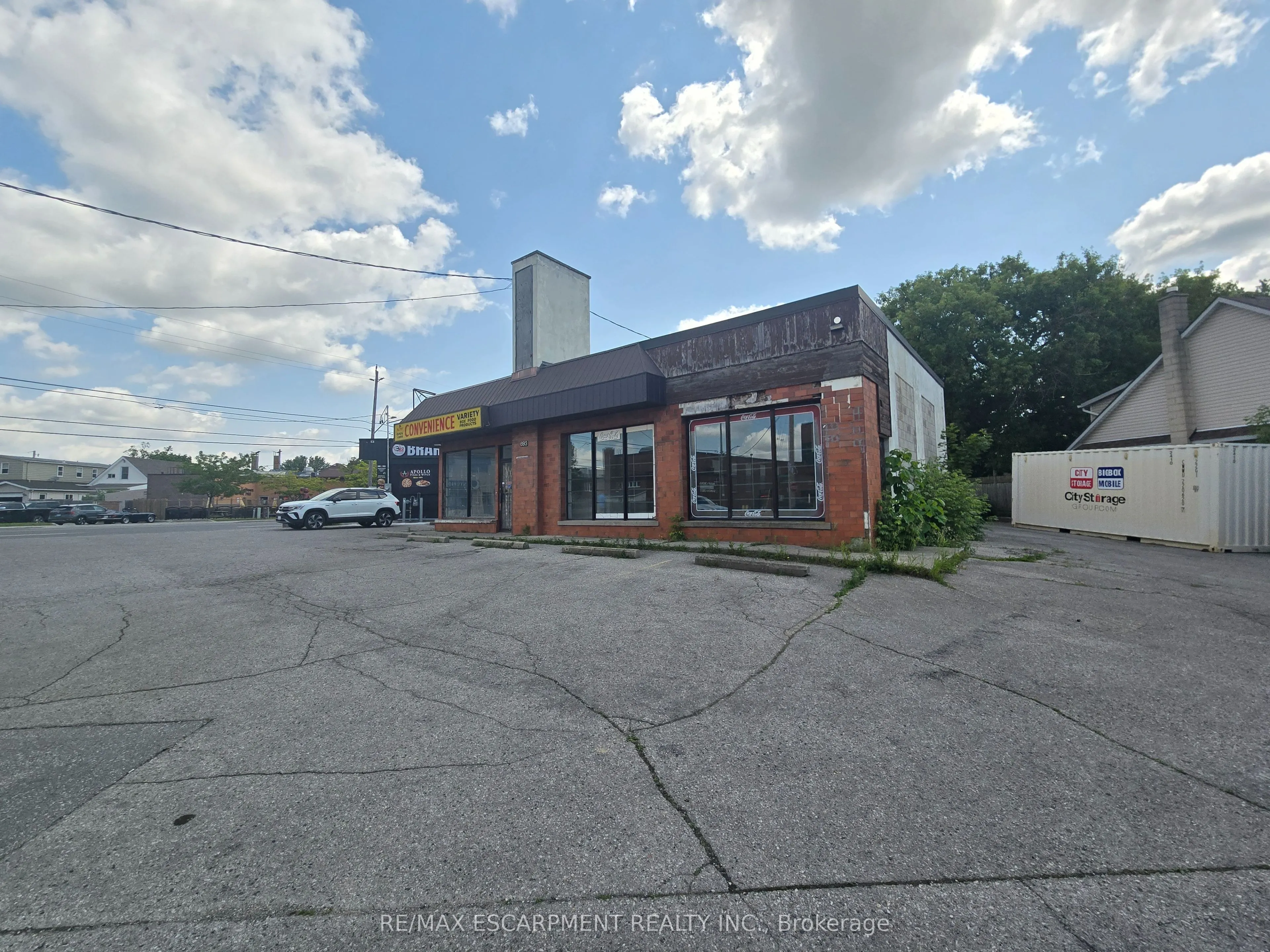 693 Hamilton Road