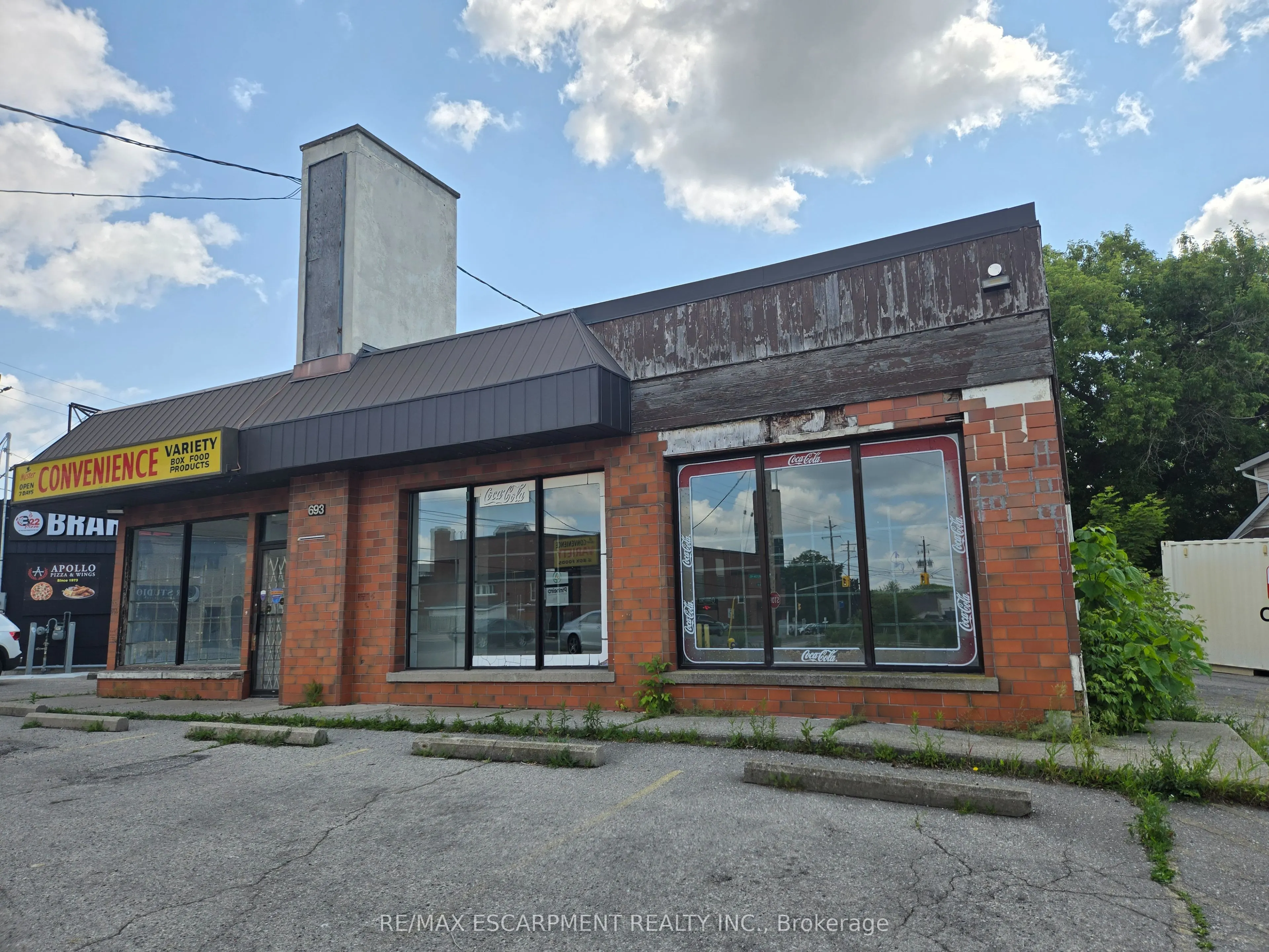 693 Hamilton Road