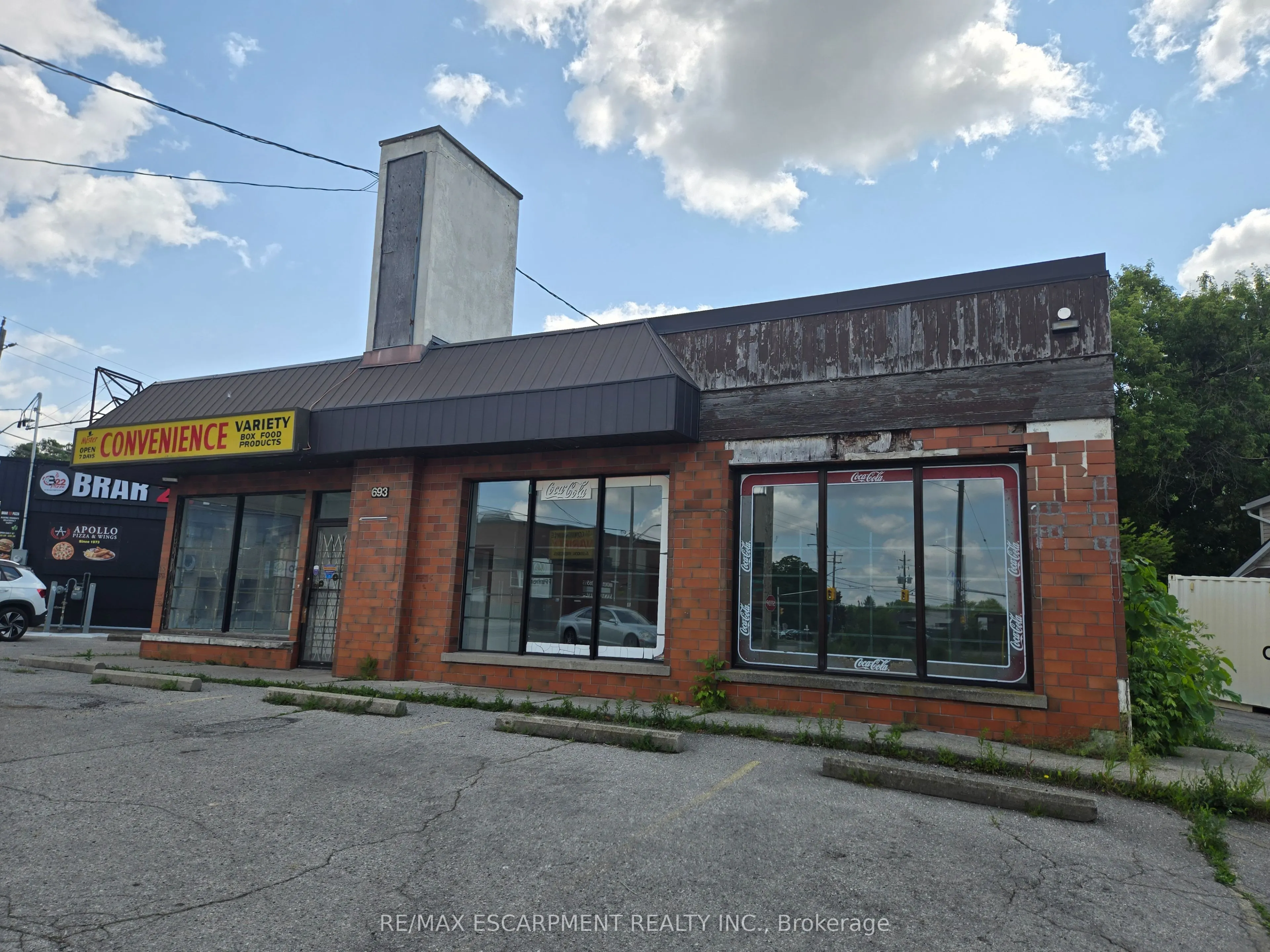 693 Hamilton Road