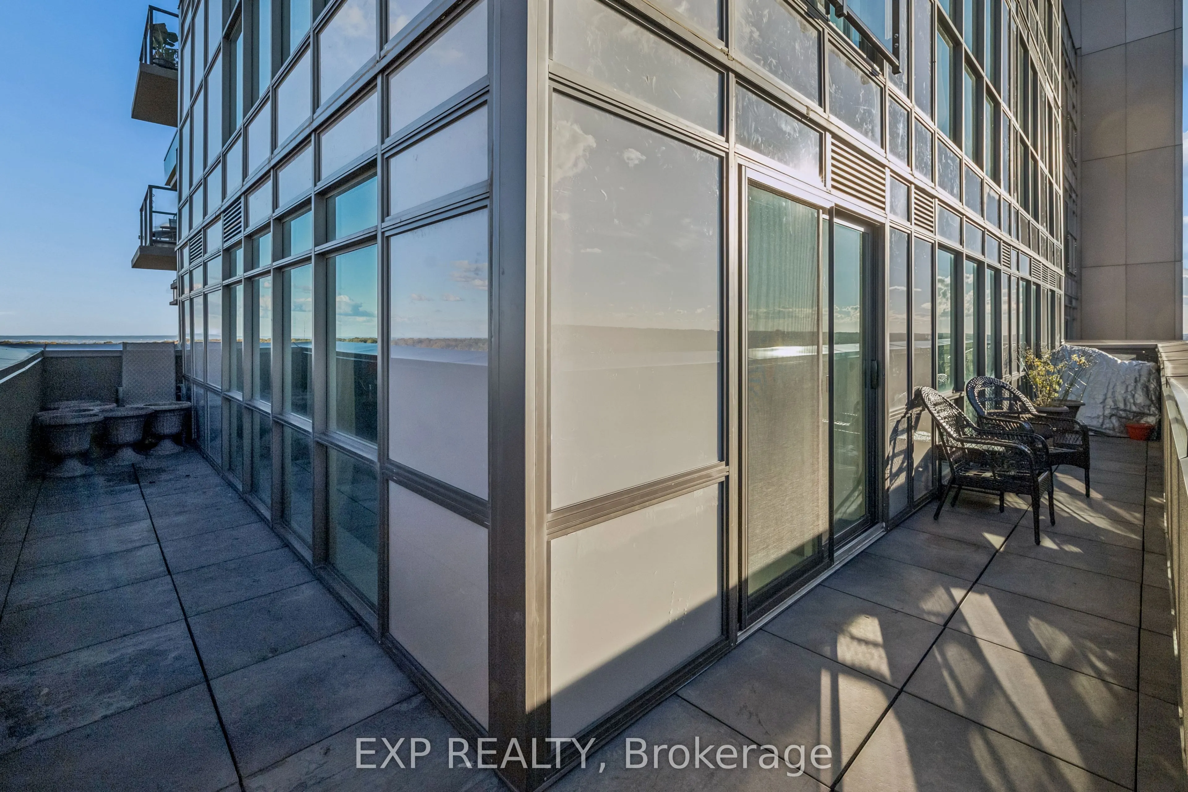 450 Dundas Street E #1005