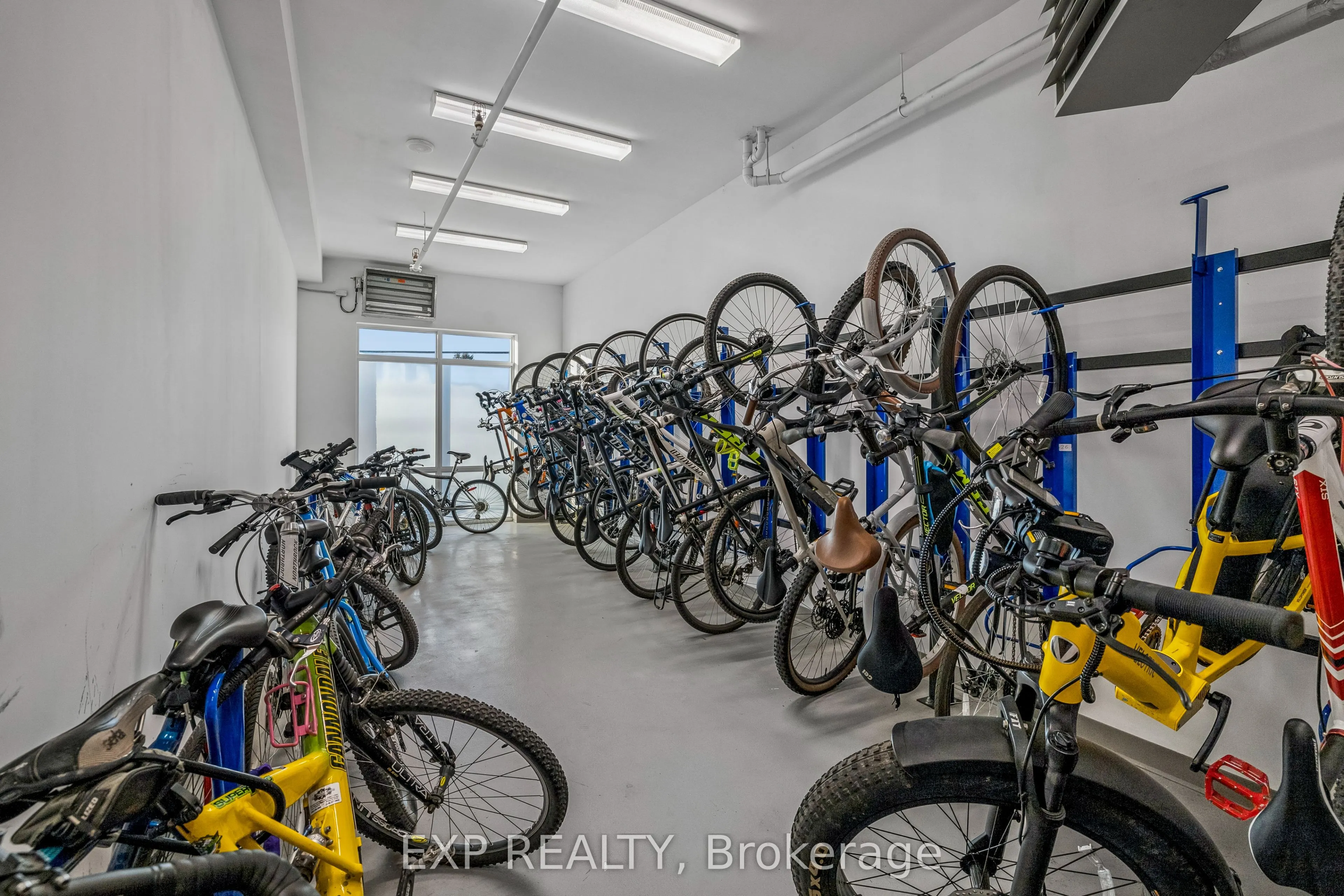 450 Dundas Street E #1005