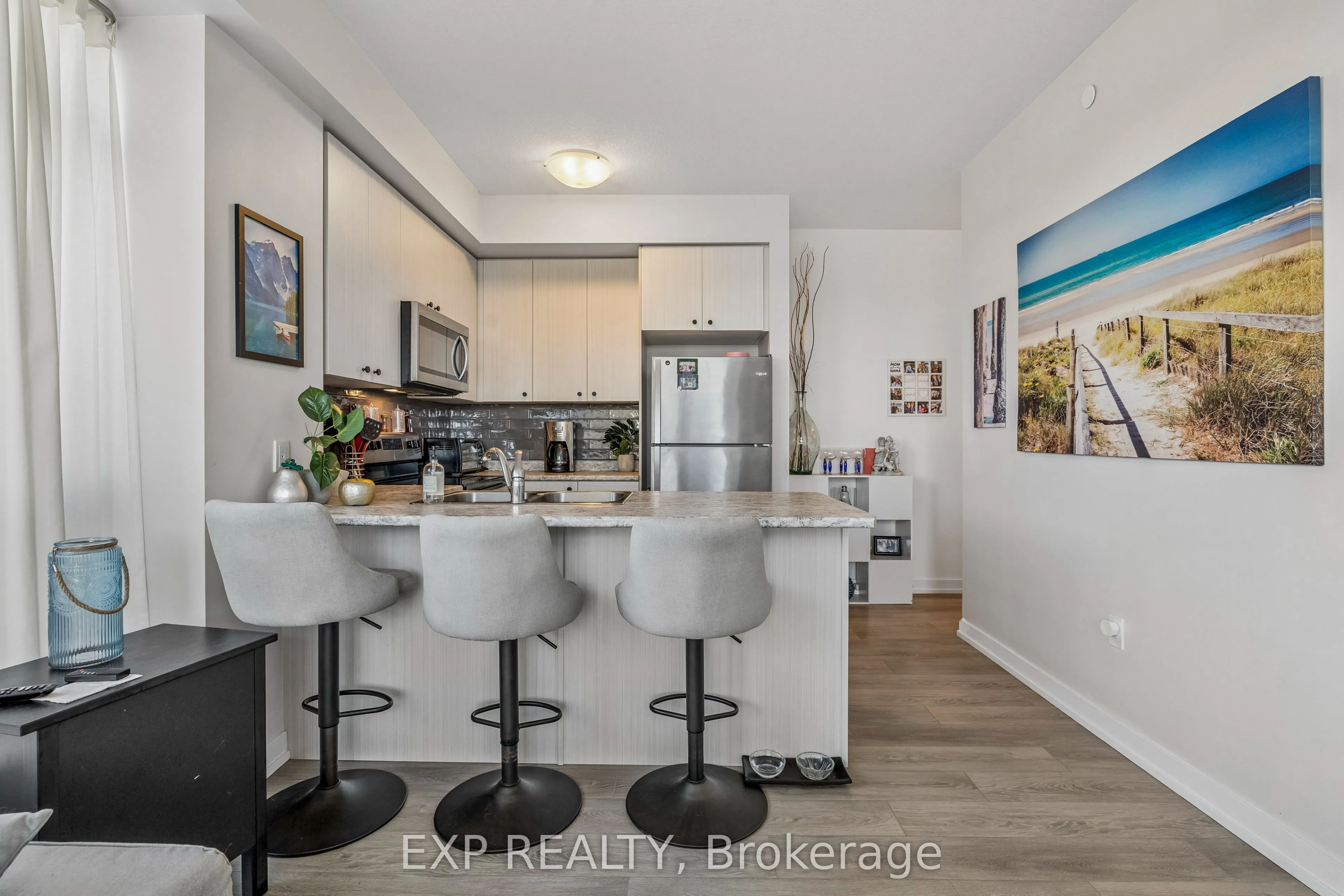 450 Dundas Street E #1005
