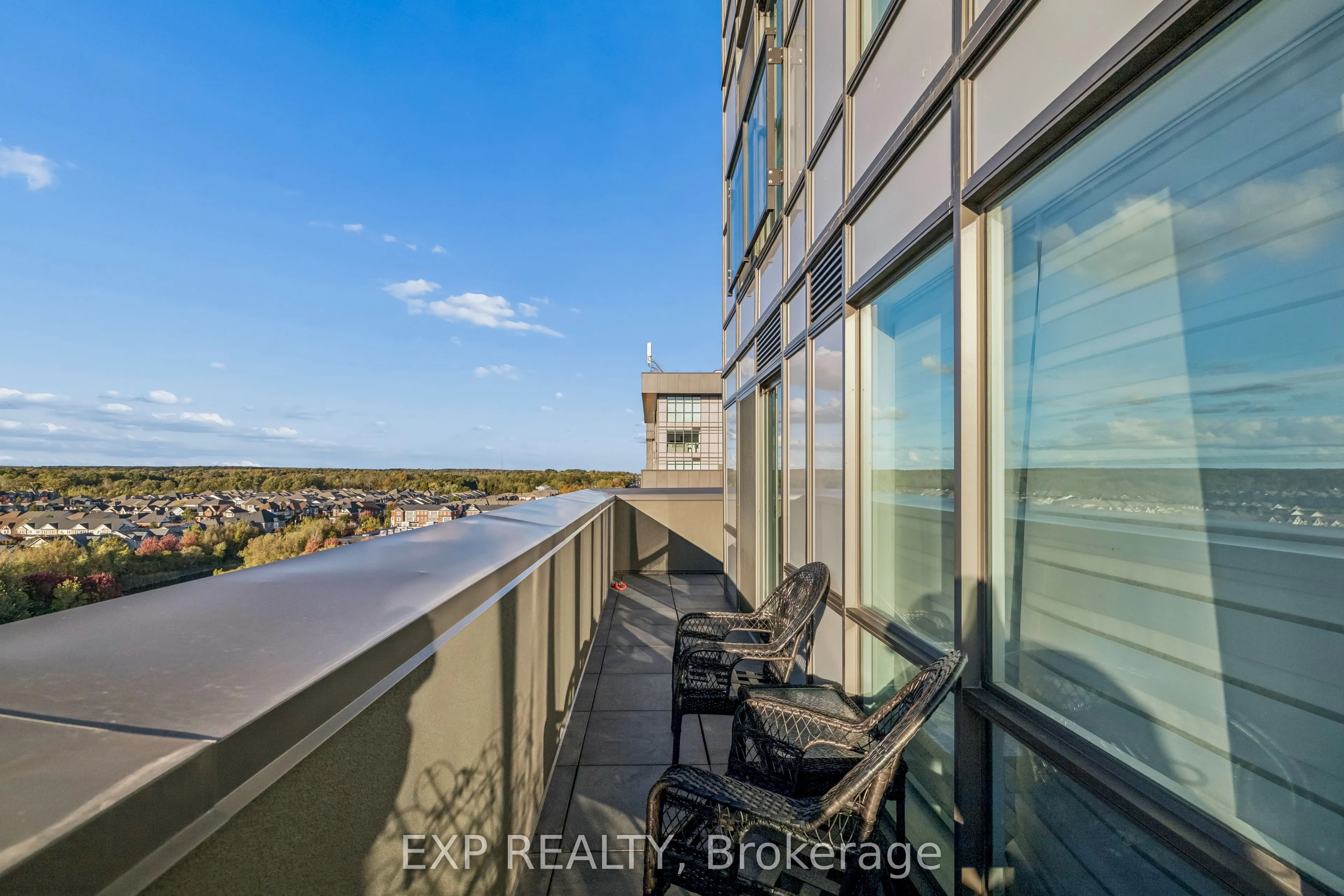 450 Dundas Street E #1005