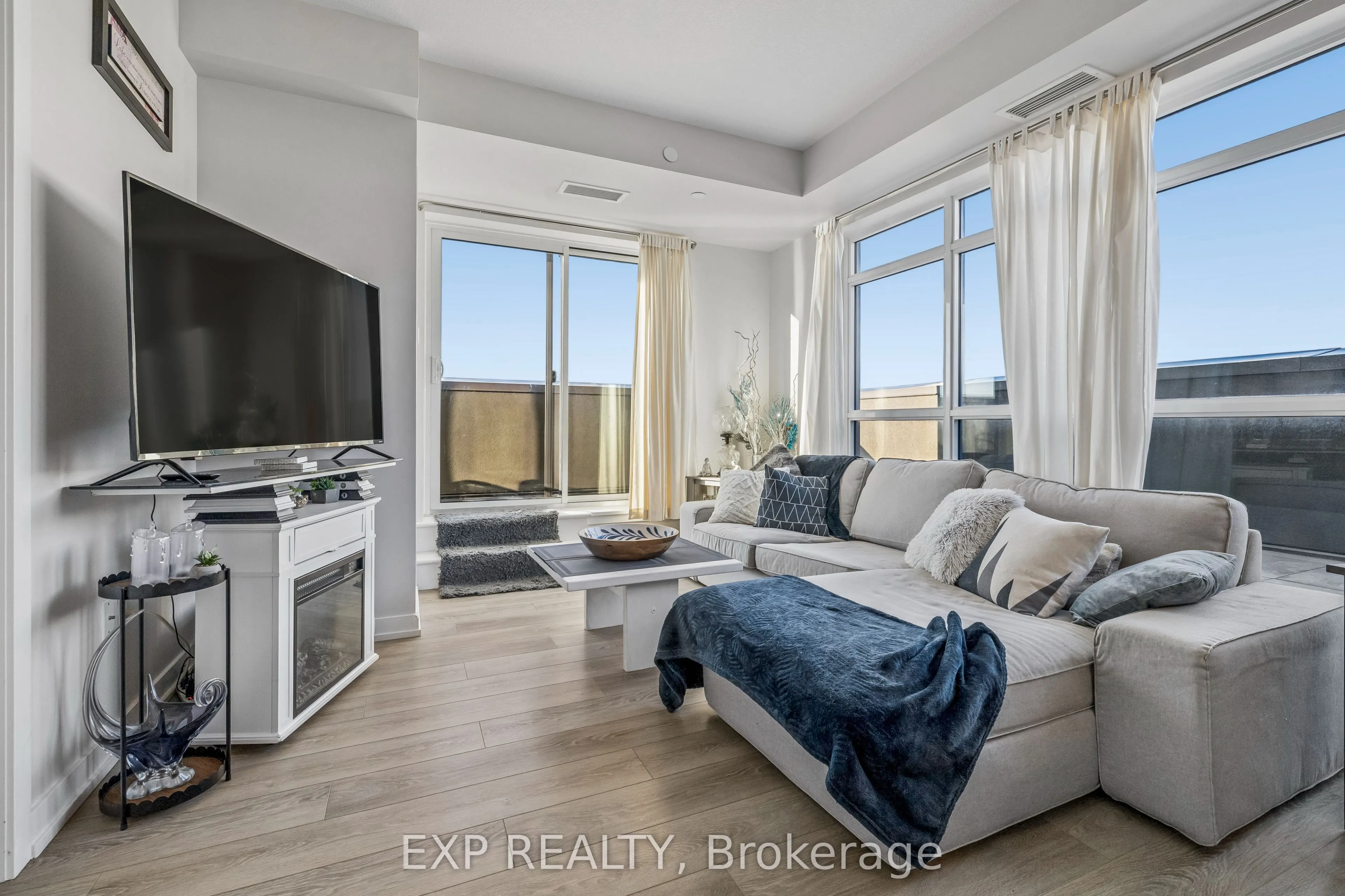 450 Dundas Street E #1005