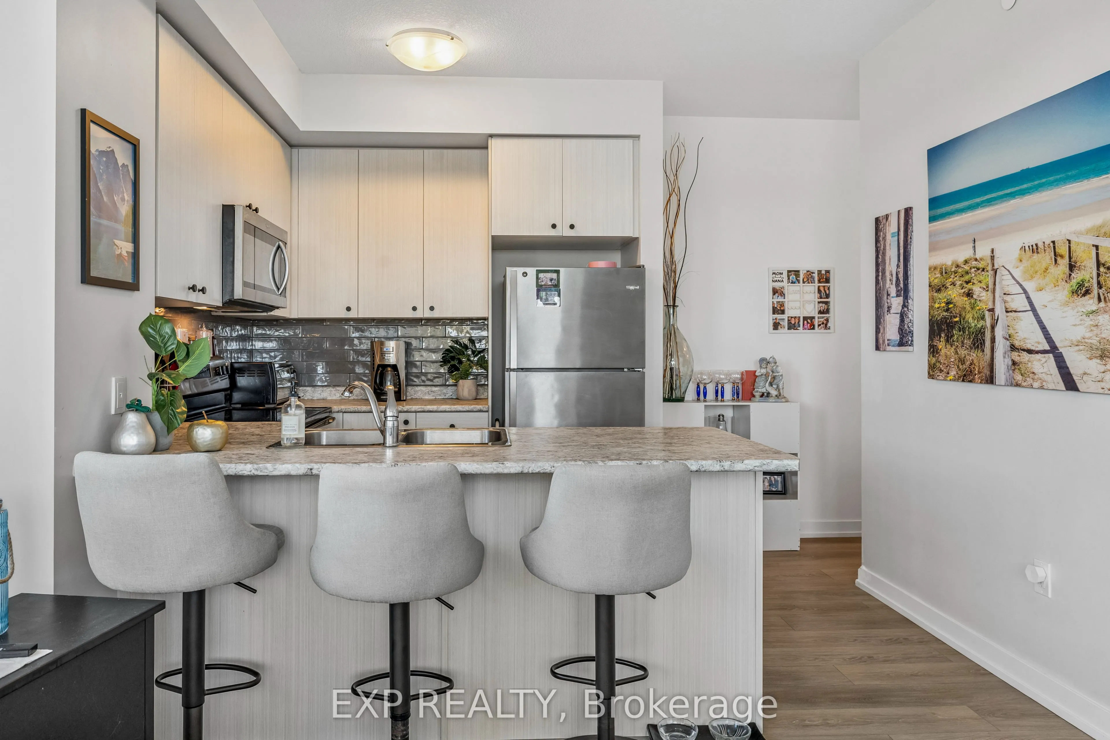450 Dundas Street E #1005