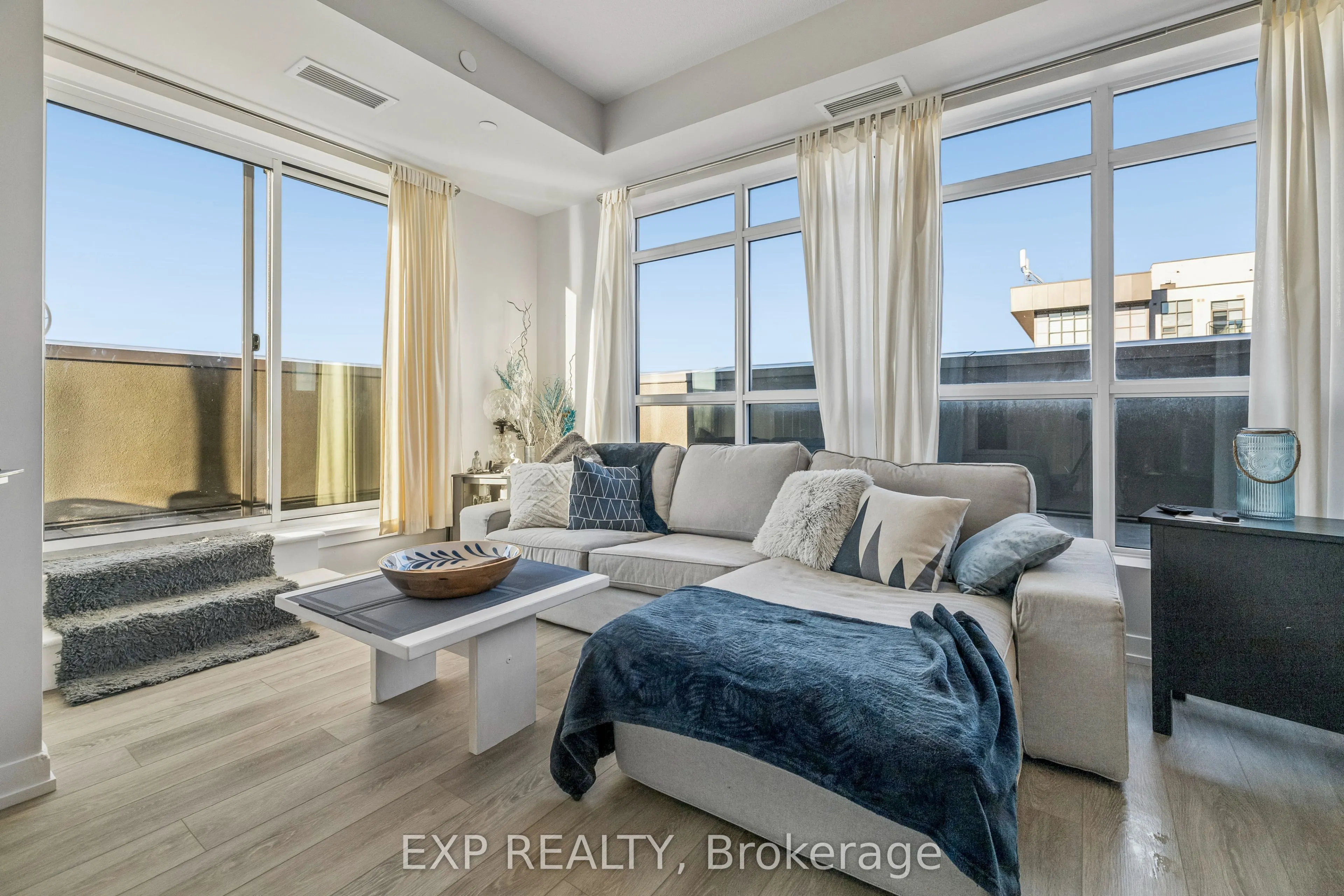 450 Dundas Street E #1005
