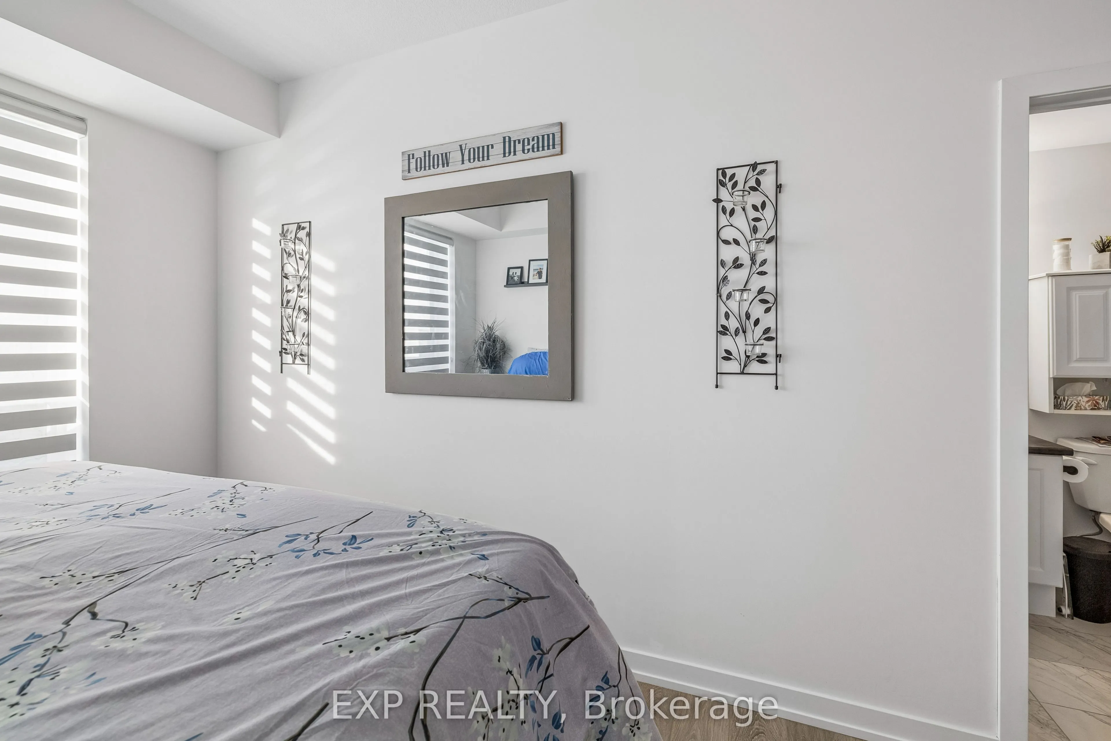 450 Dundas Street E #1005