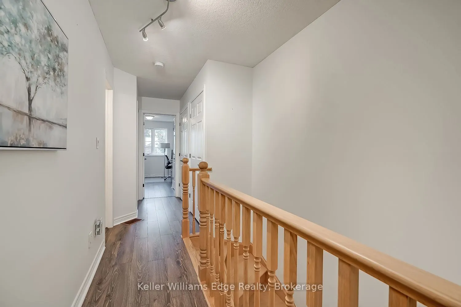 46 Sunnycroft Court W