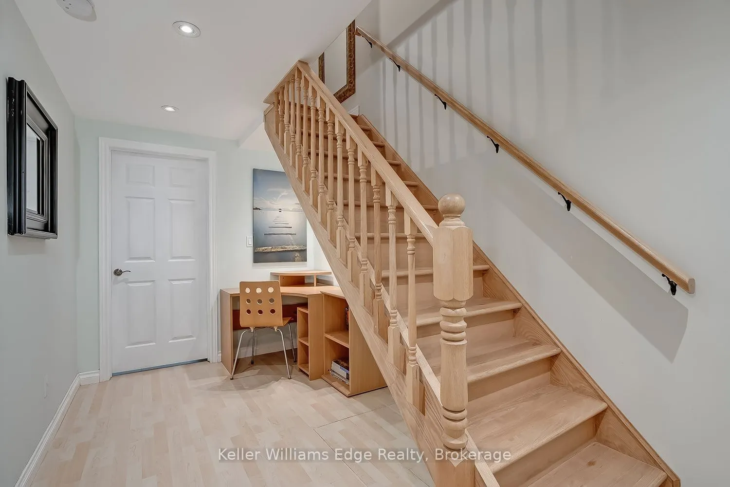 46 Sunnycroft Court W