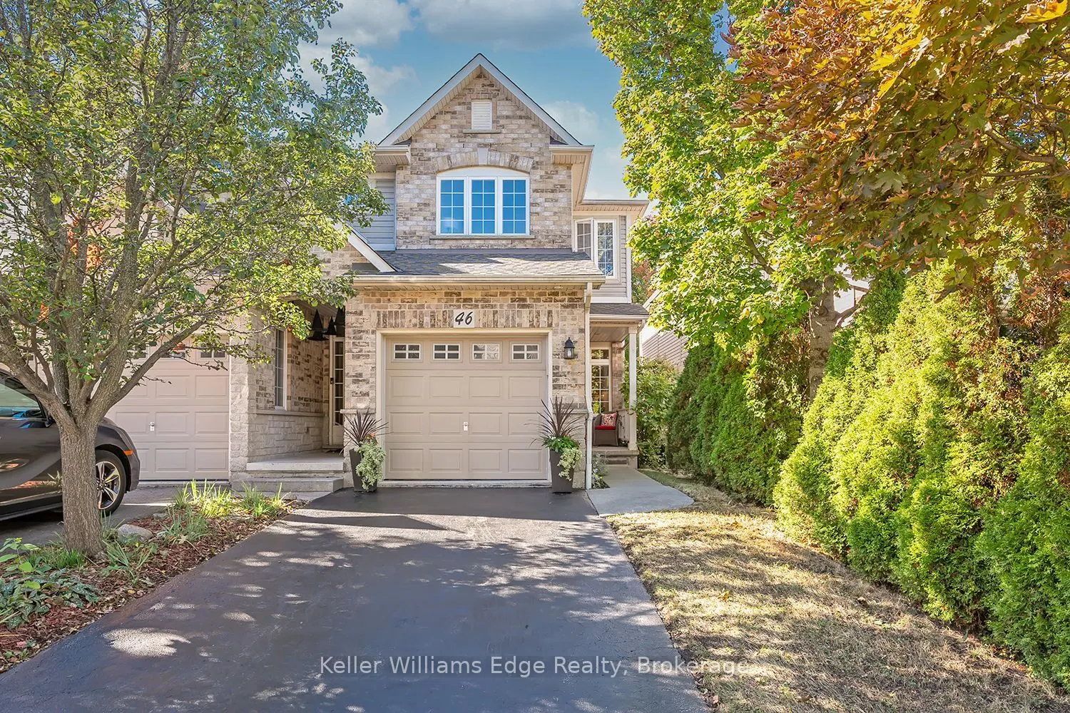 46 Sunnycroft Court W