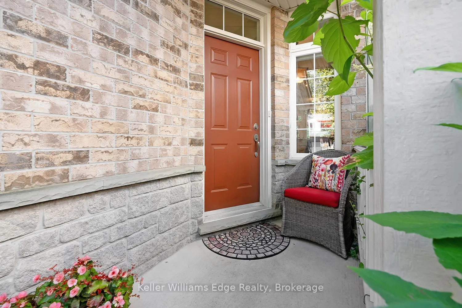 46 Sunnycroft Court W