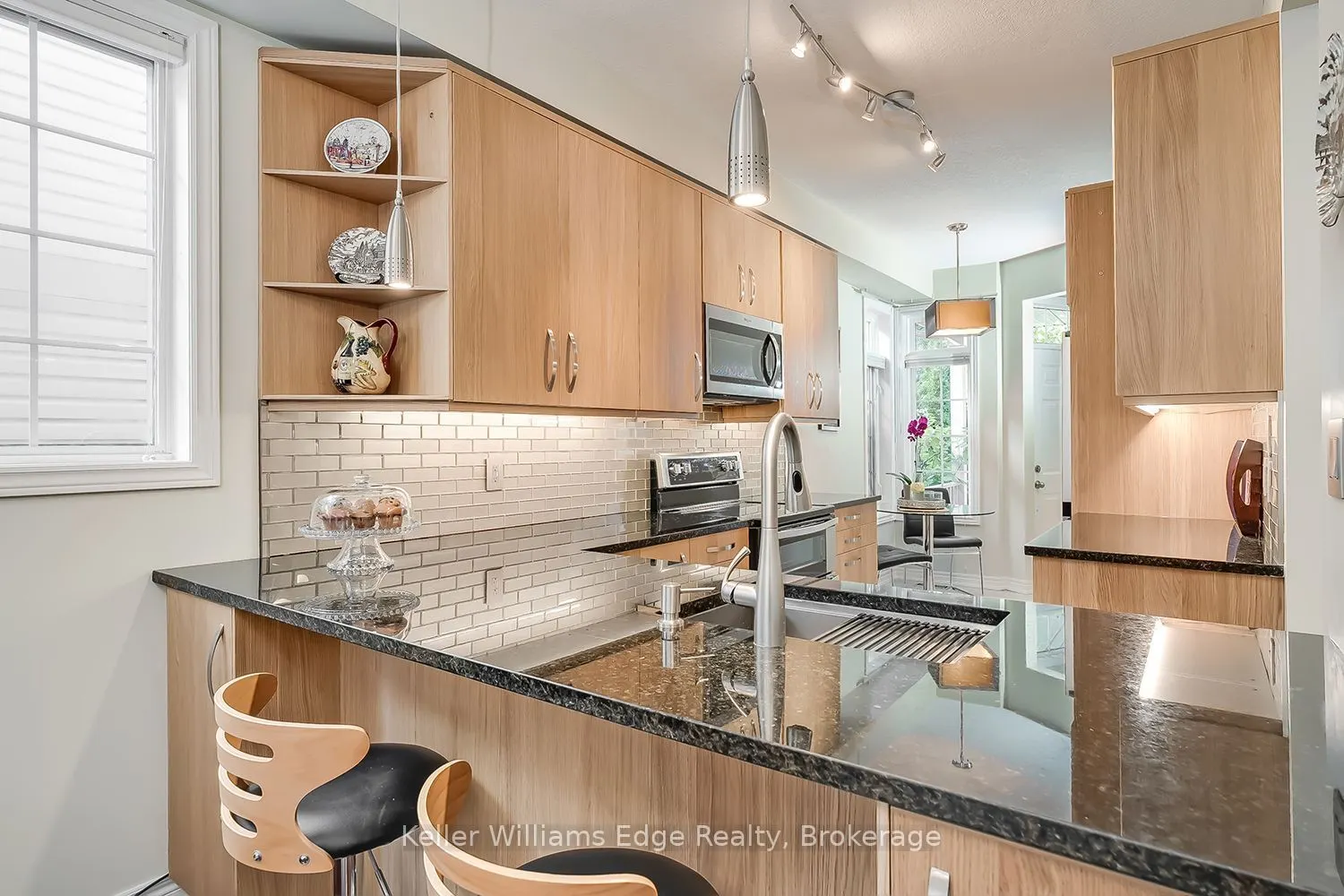 46 Sunnycroft Court W