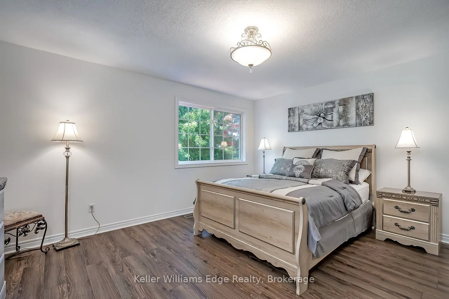 46 Sunnycroft Court W