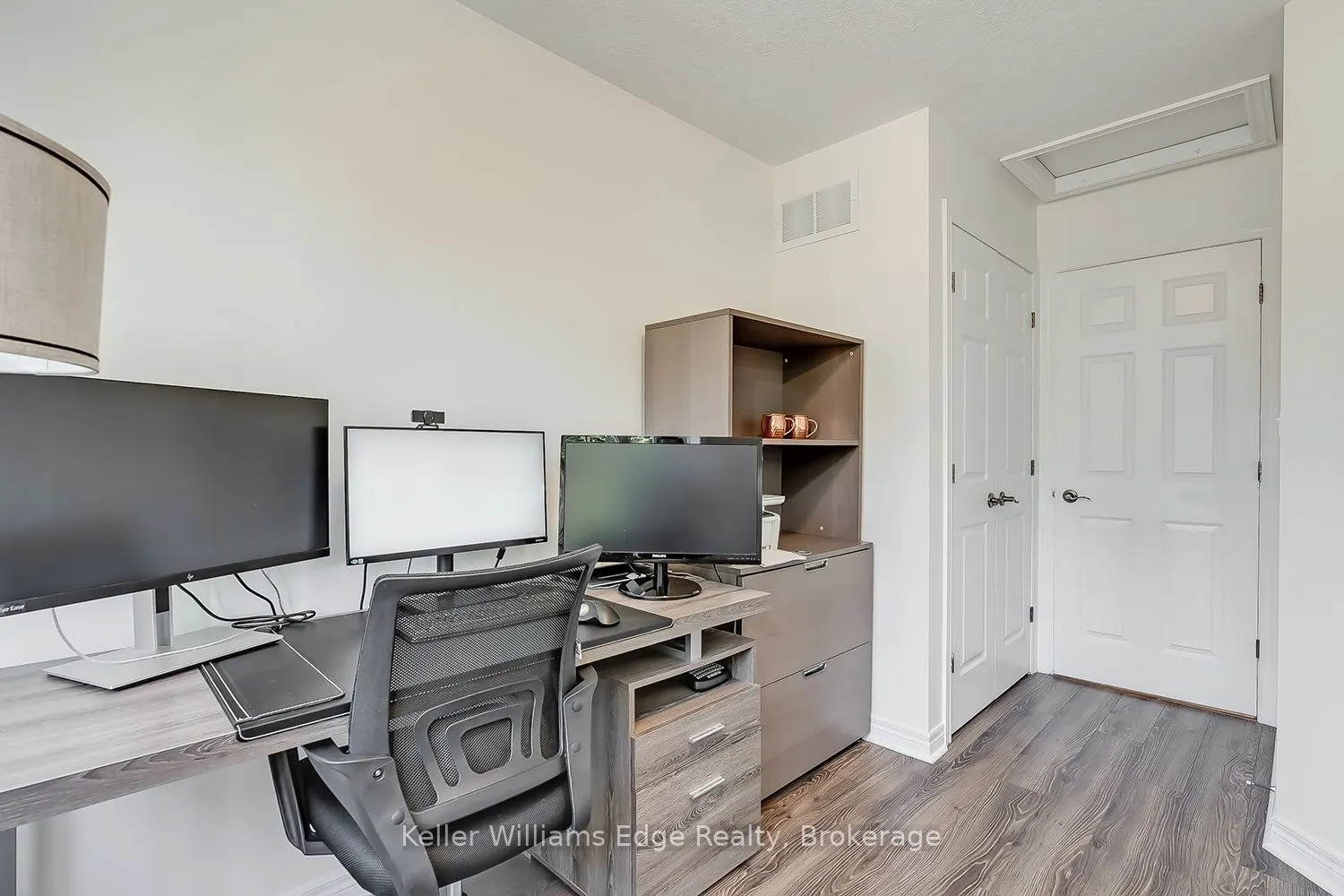46 Sunnycroft Court W