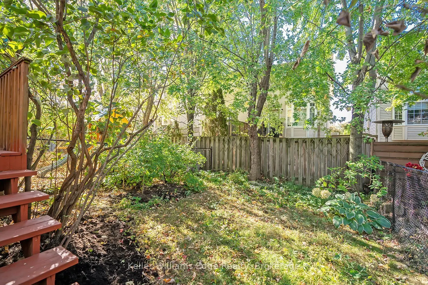 46 Sunnycroft Court W