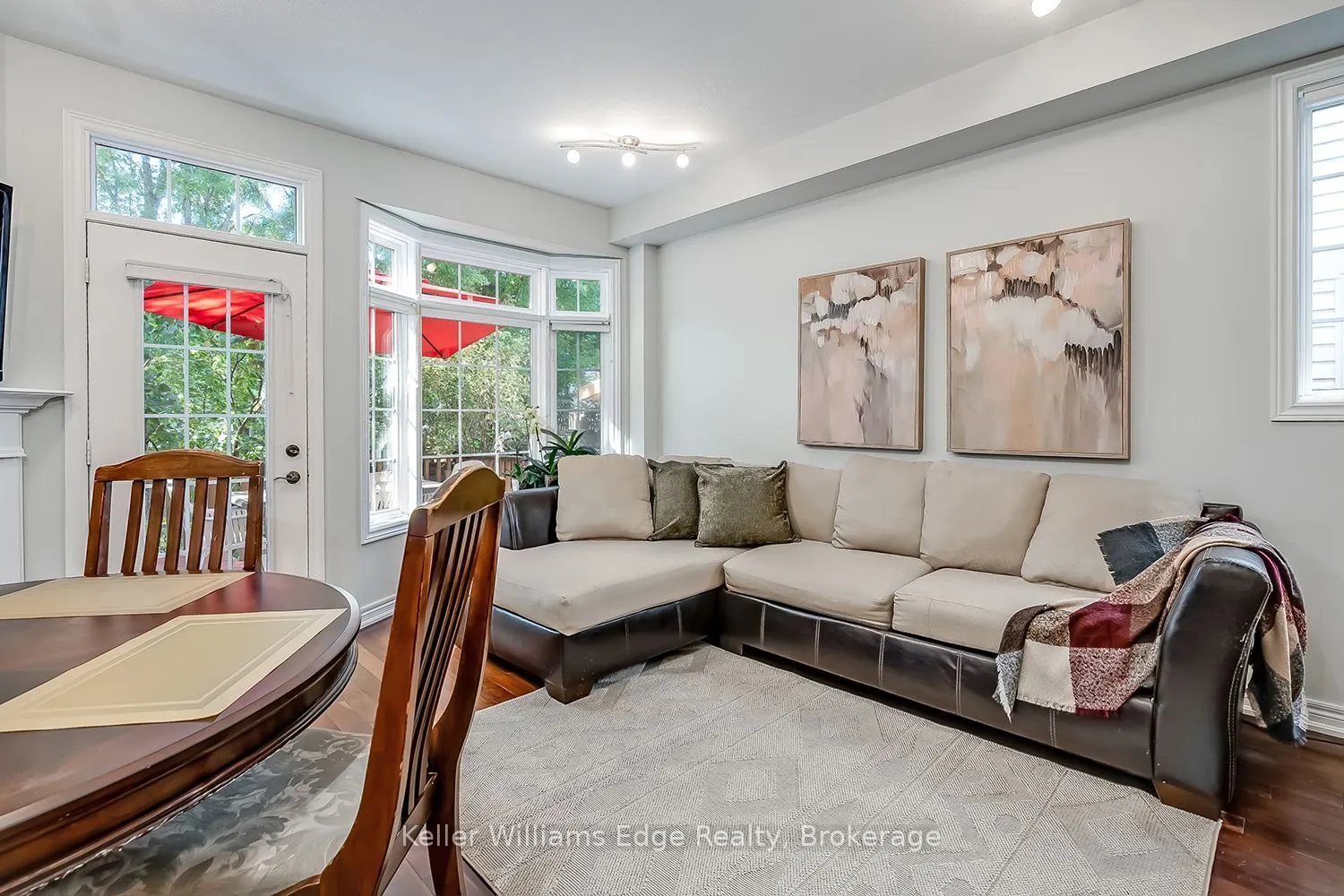 46 Sunnycroft Court W